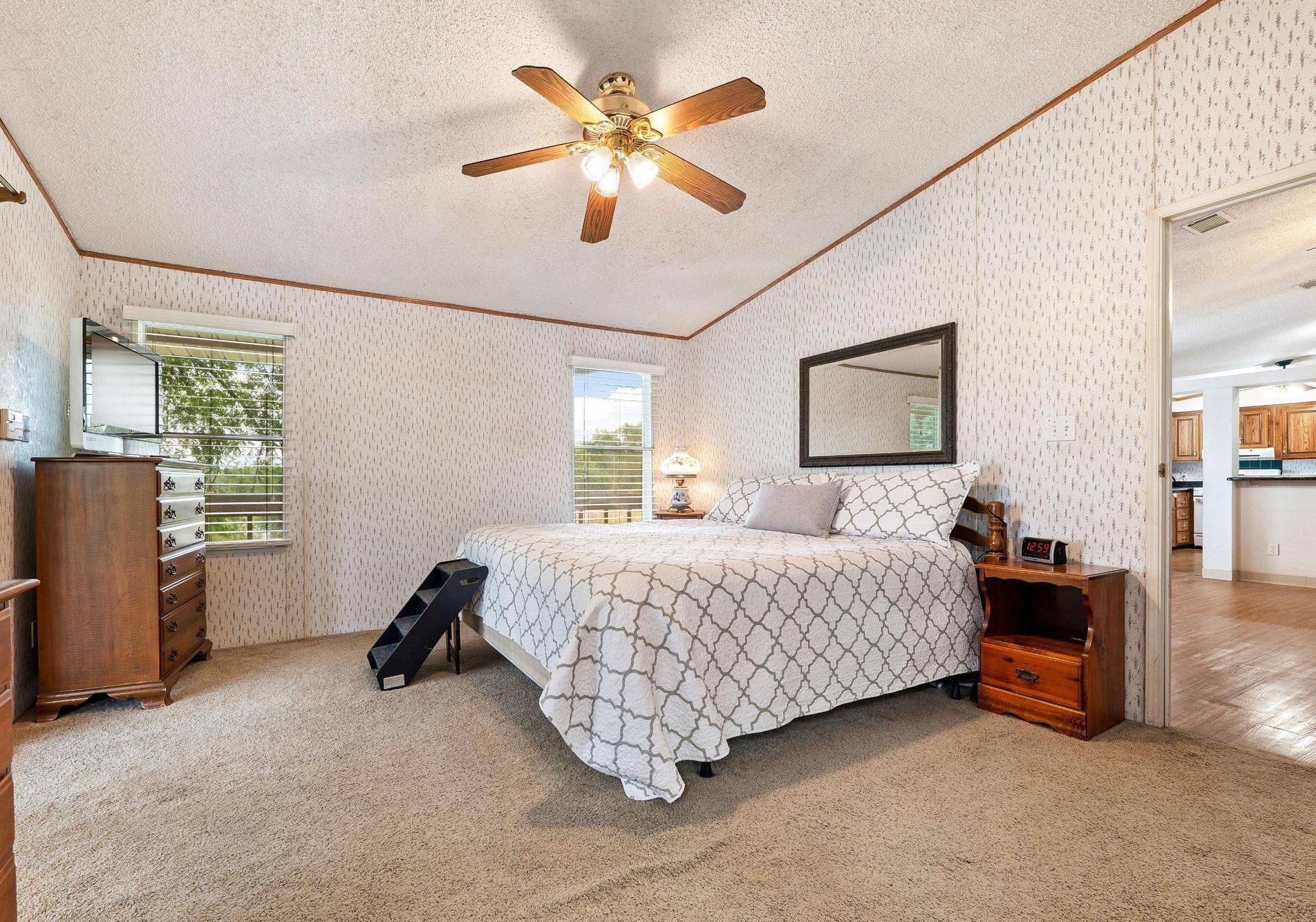 1019 Lake Shore Dr, Spicewood, TX 78669