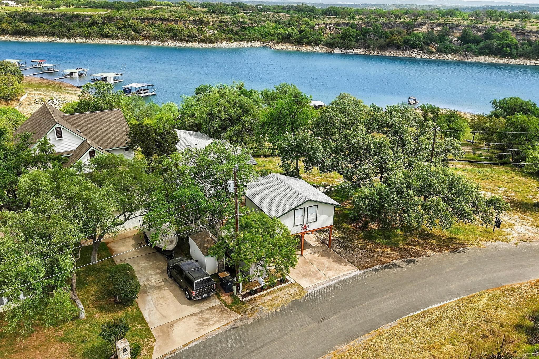 1019 Lake Shore Dr, Spicewood, TX 78669