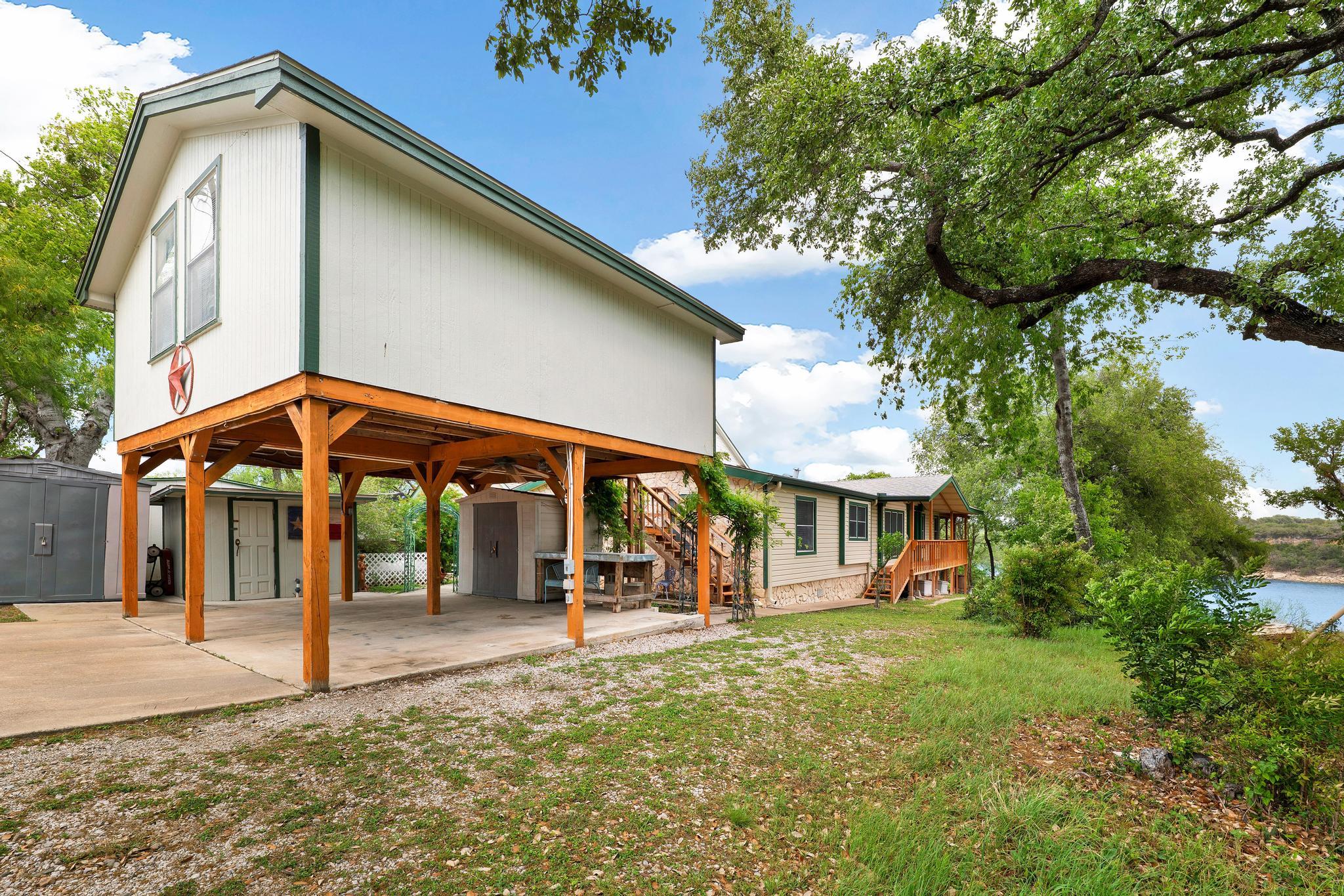 1019 Lake Shore Dr, Spicewood, TX 78669