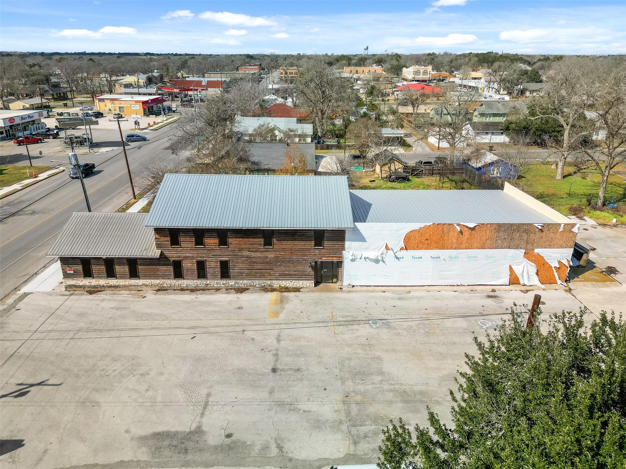 317 N Avenue E, Shiner, TX 77984