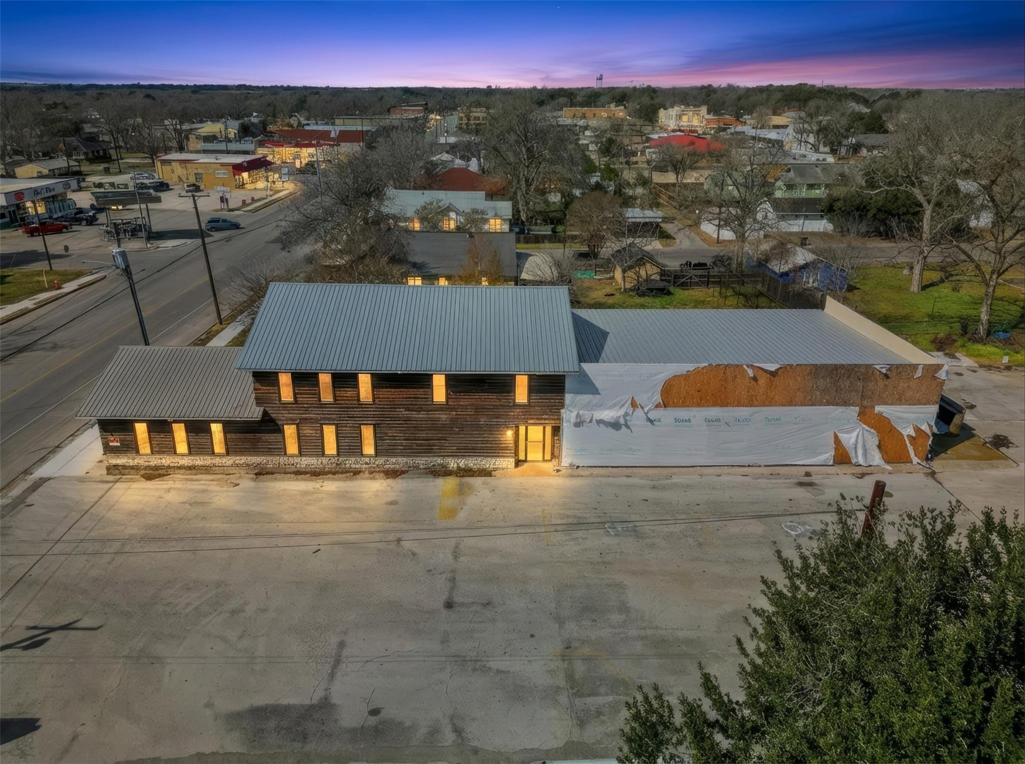 317 N Avenue E, Shiner, TX 77984