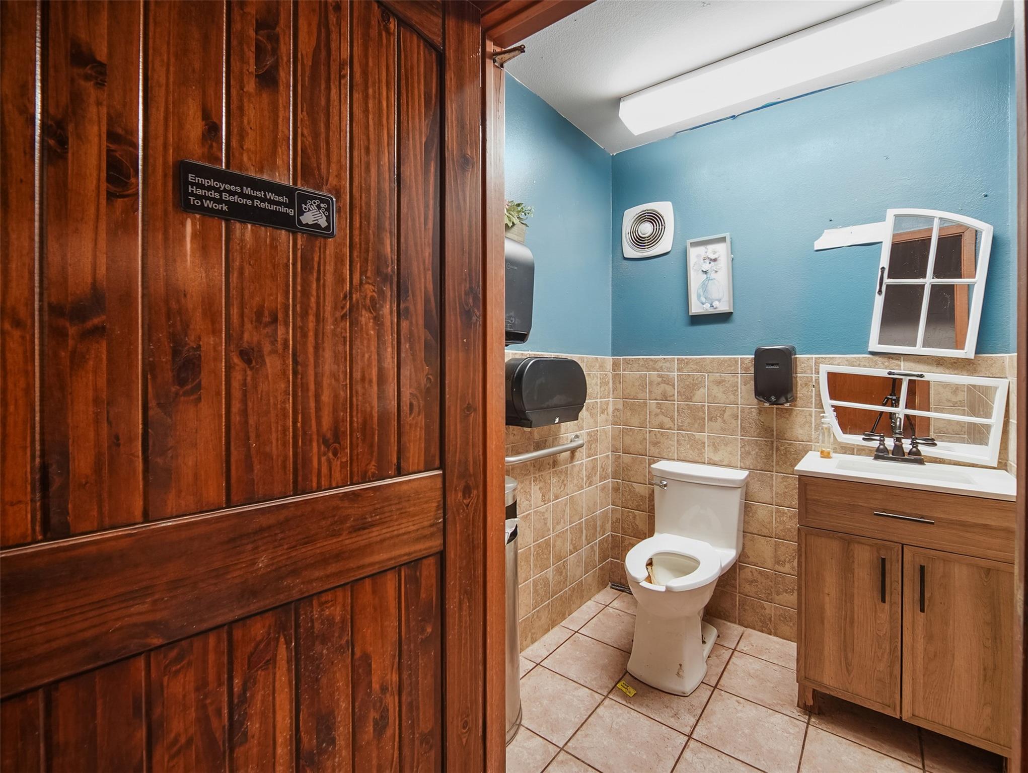 317 N Avenue E, Shiner, TX 77984