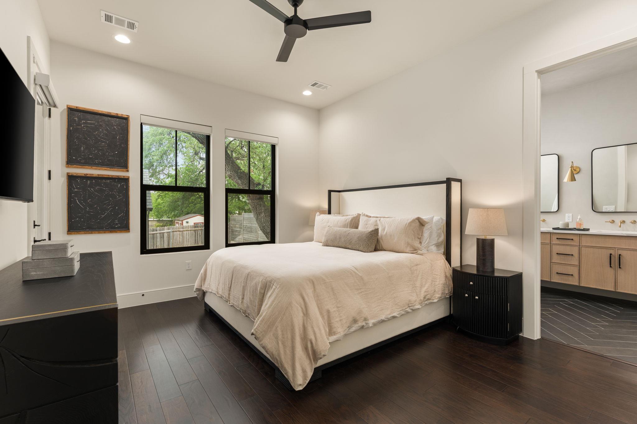 212 Fletcher St, Austin, TX 78704