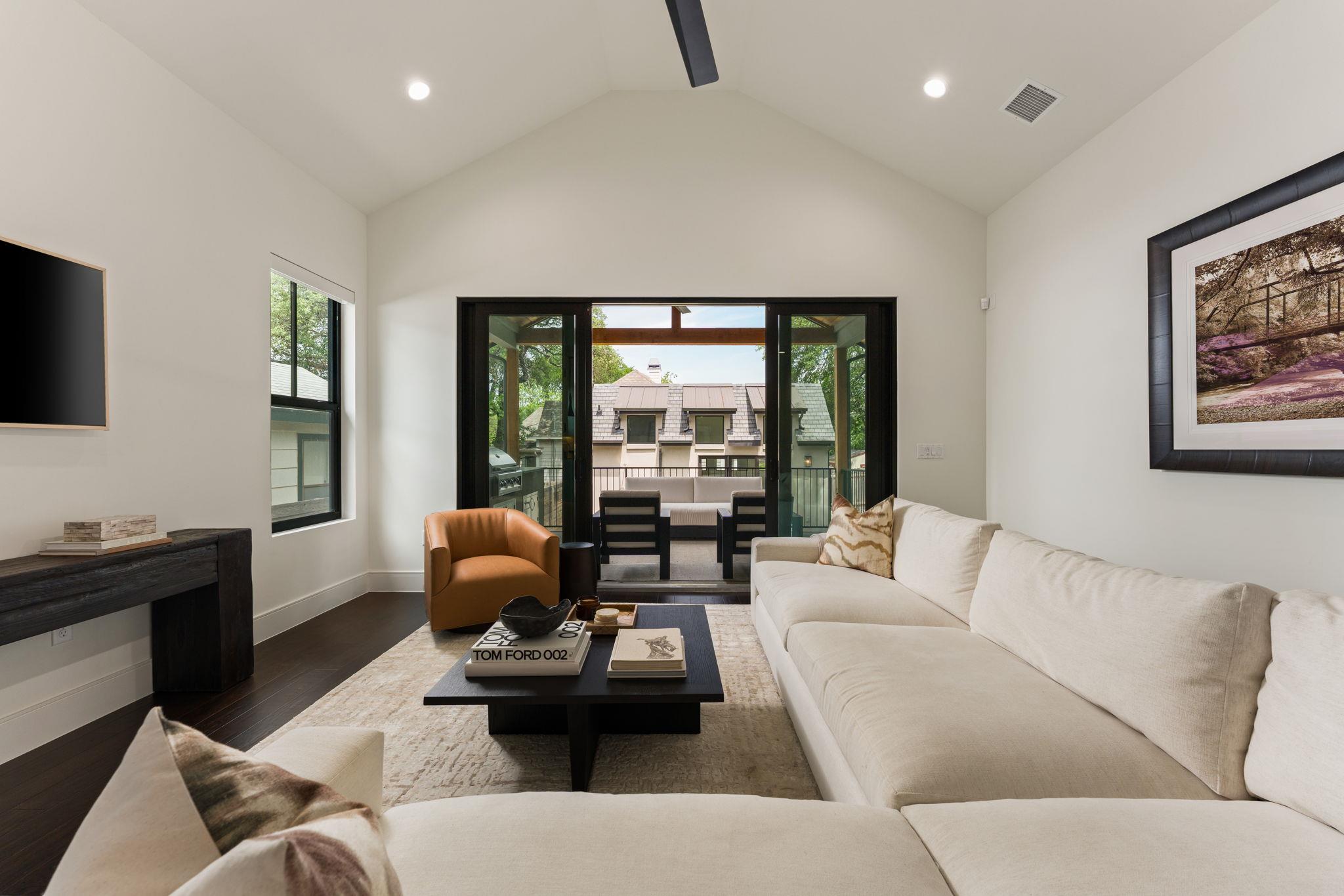 212 Fletcher St, Austin, TX 78704