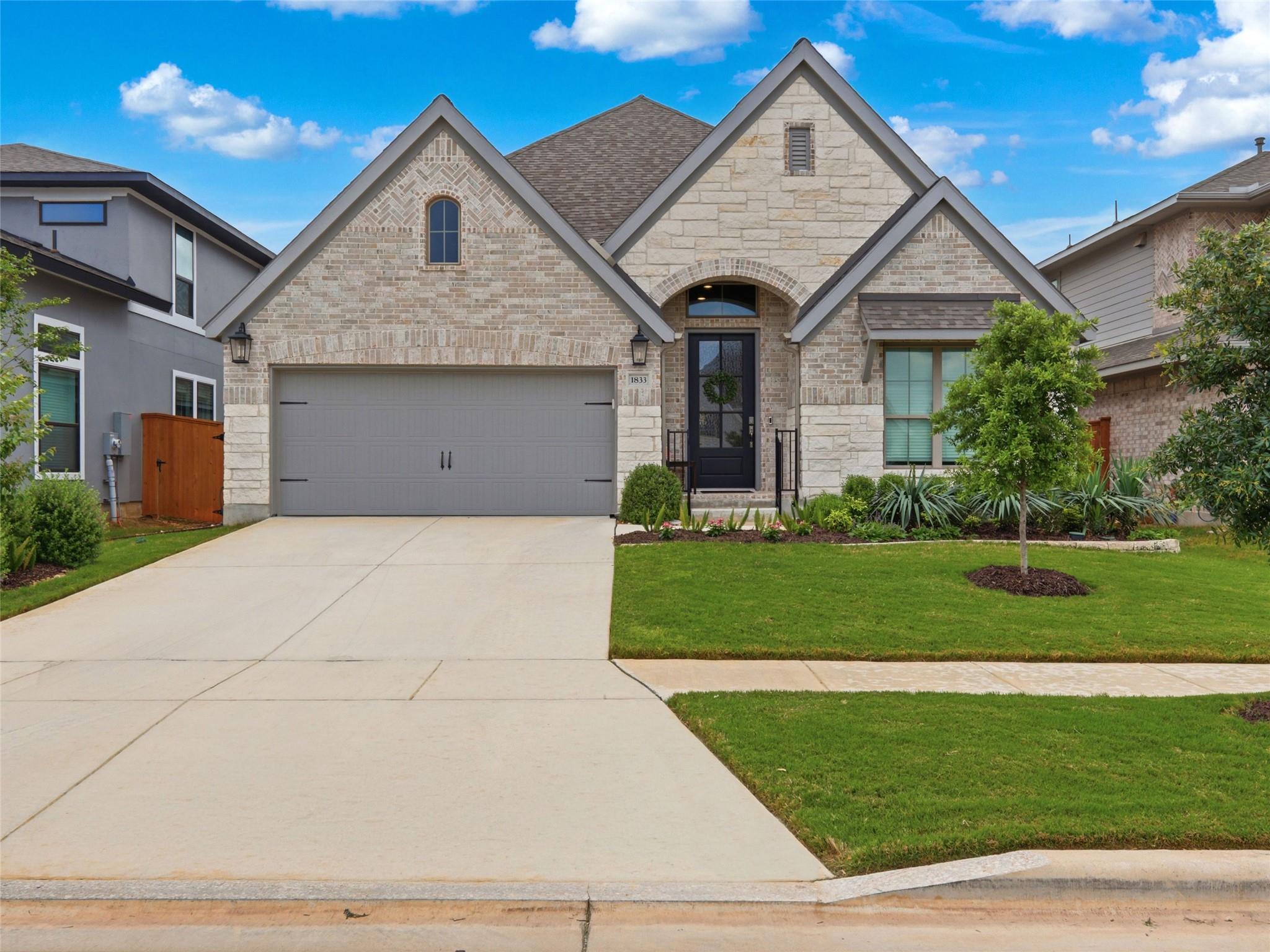 1833 Luna St, New Braunfels, TX 78132