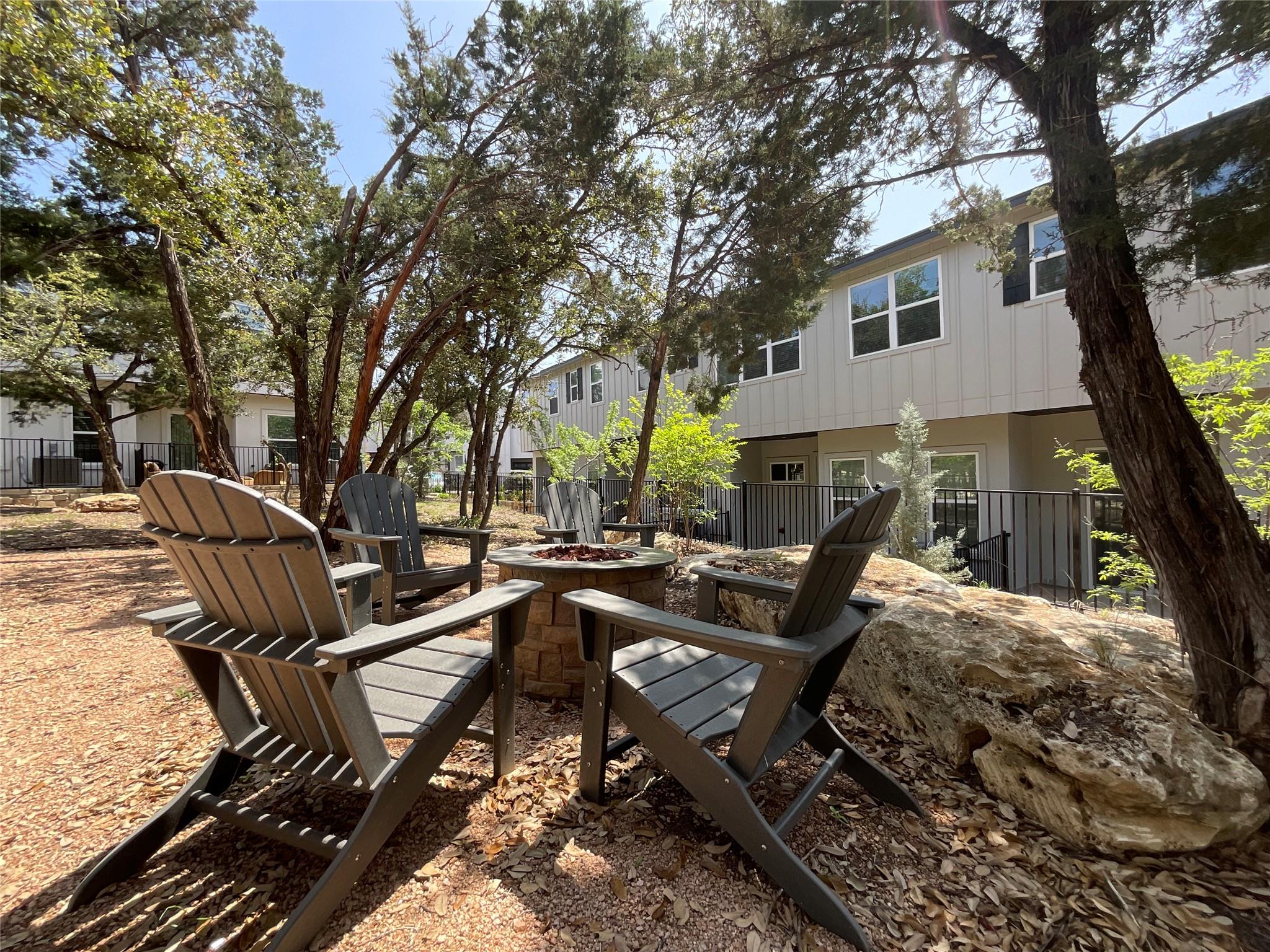 12001 Vista Parke Dr # 203, Austin, TX 78726