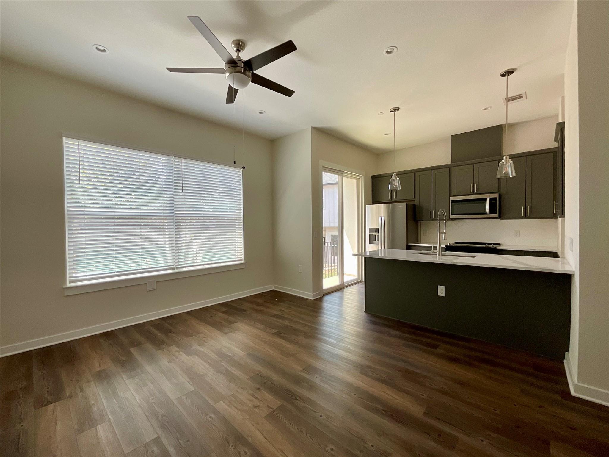 12001 Vista Parke Dr # 203, Austin, TX 78726