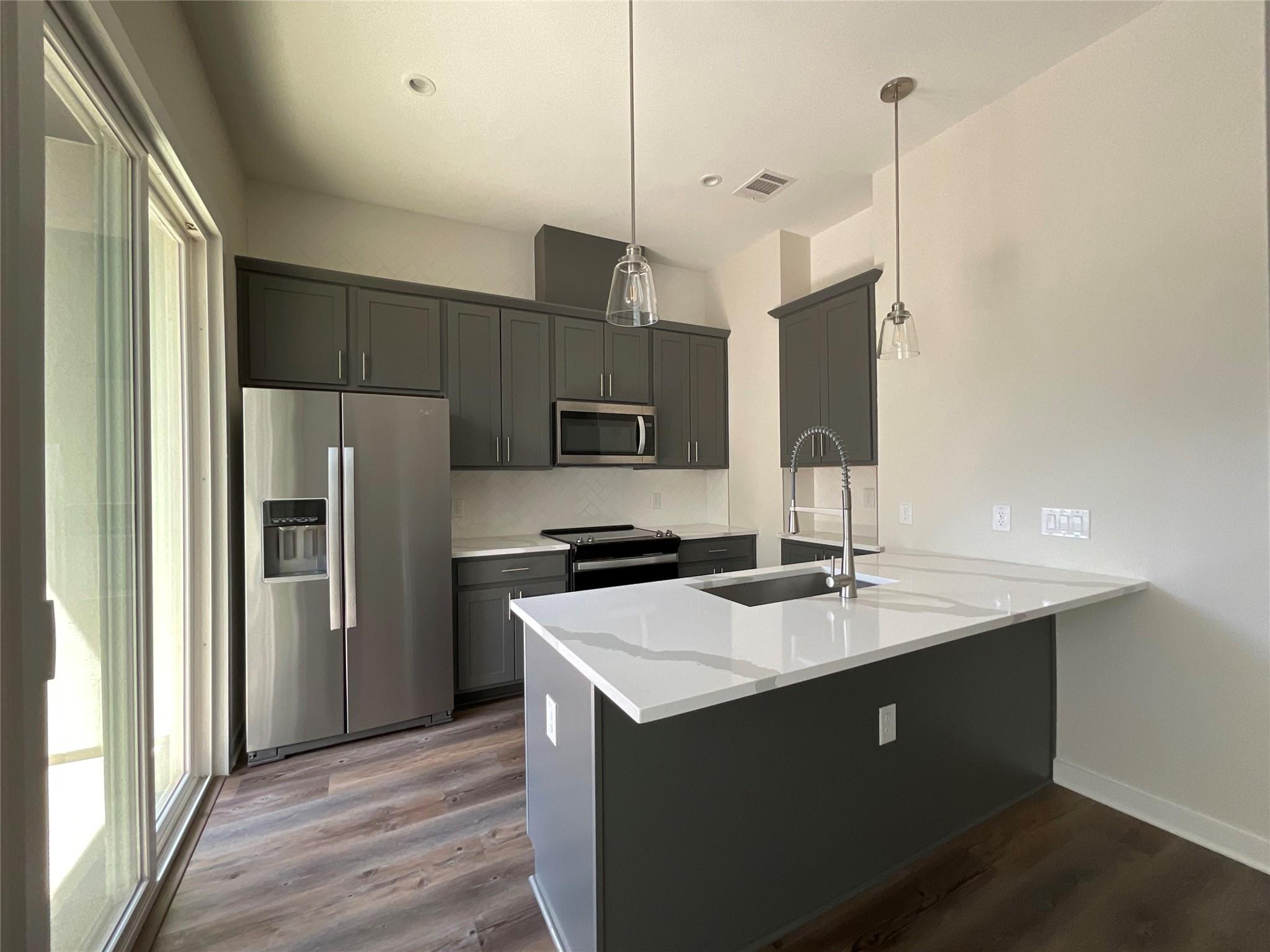 12001 Vista Parke Dr # 203, Austin, TX 78726