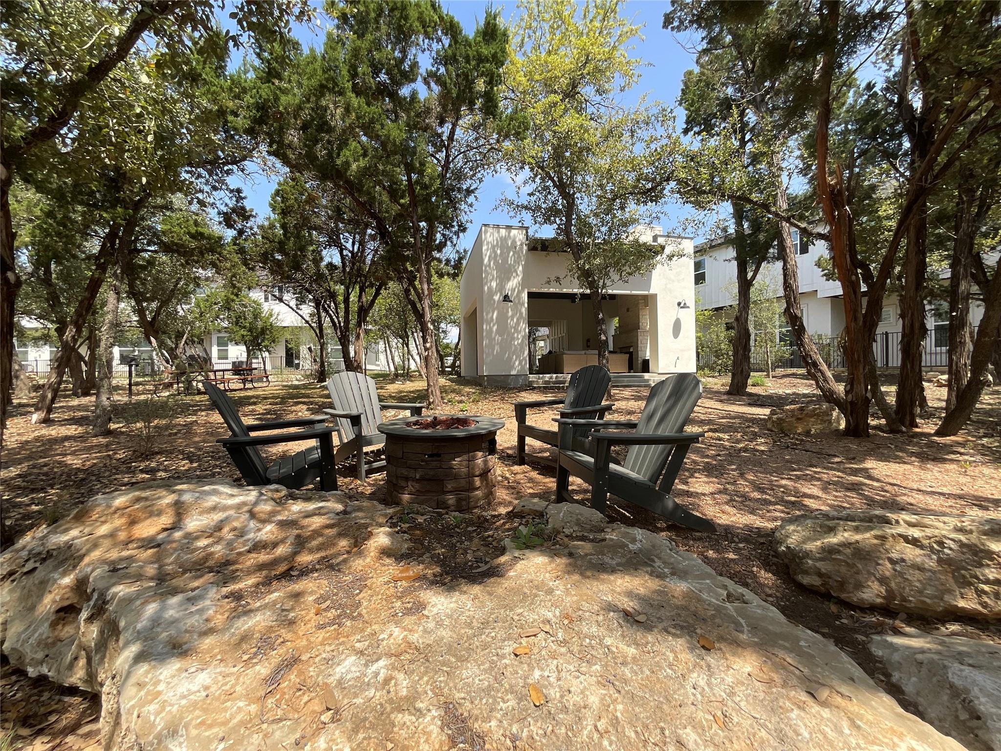 12001 Vista Parke Dr # 203, Austin, TX 78726