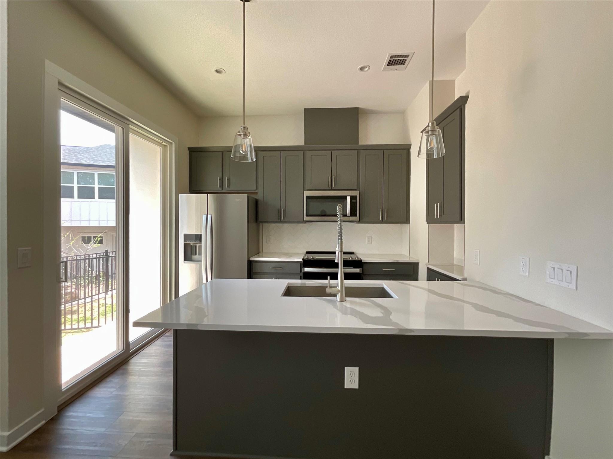 12001 Vista Parke Dr # 203, Austin, TX 78726