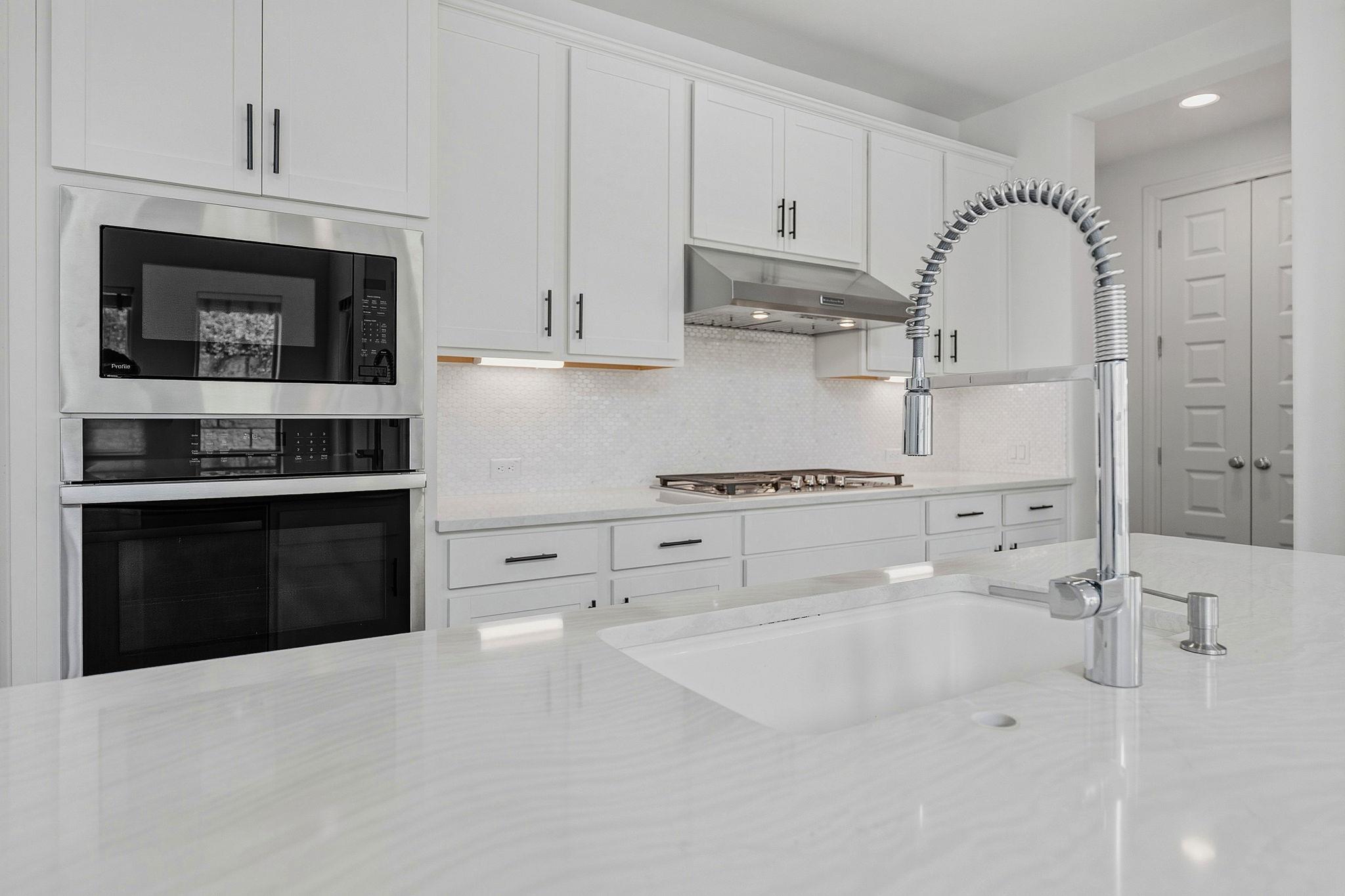 2405 Cades Spirit Bnd # 105, Austin, TX 78738