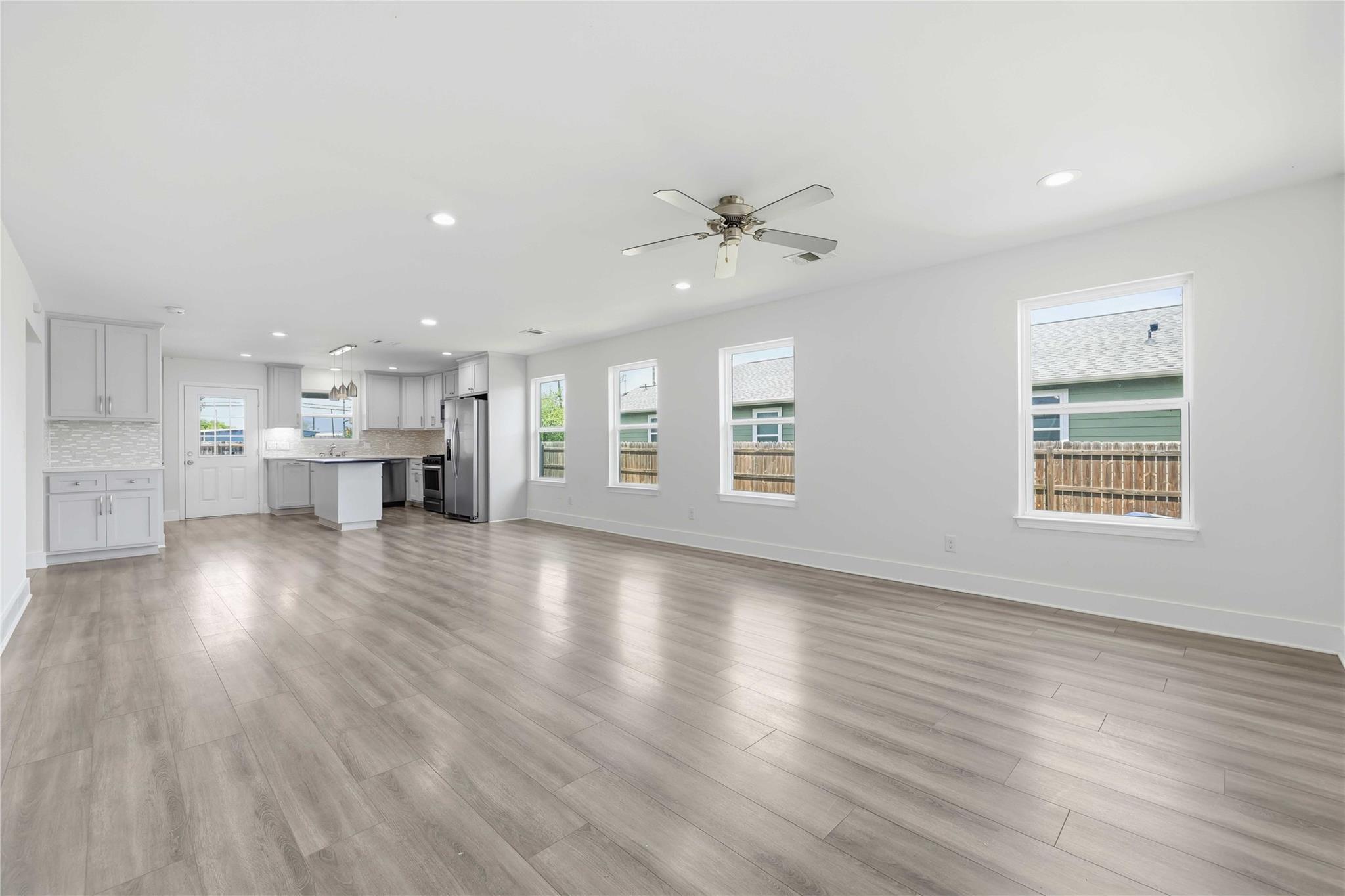 400 Booth St, Taylor, TX 76574