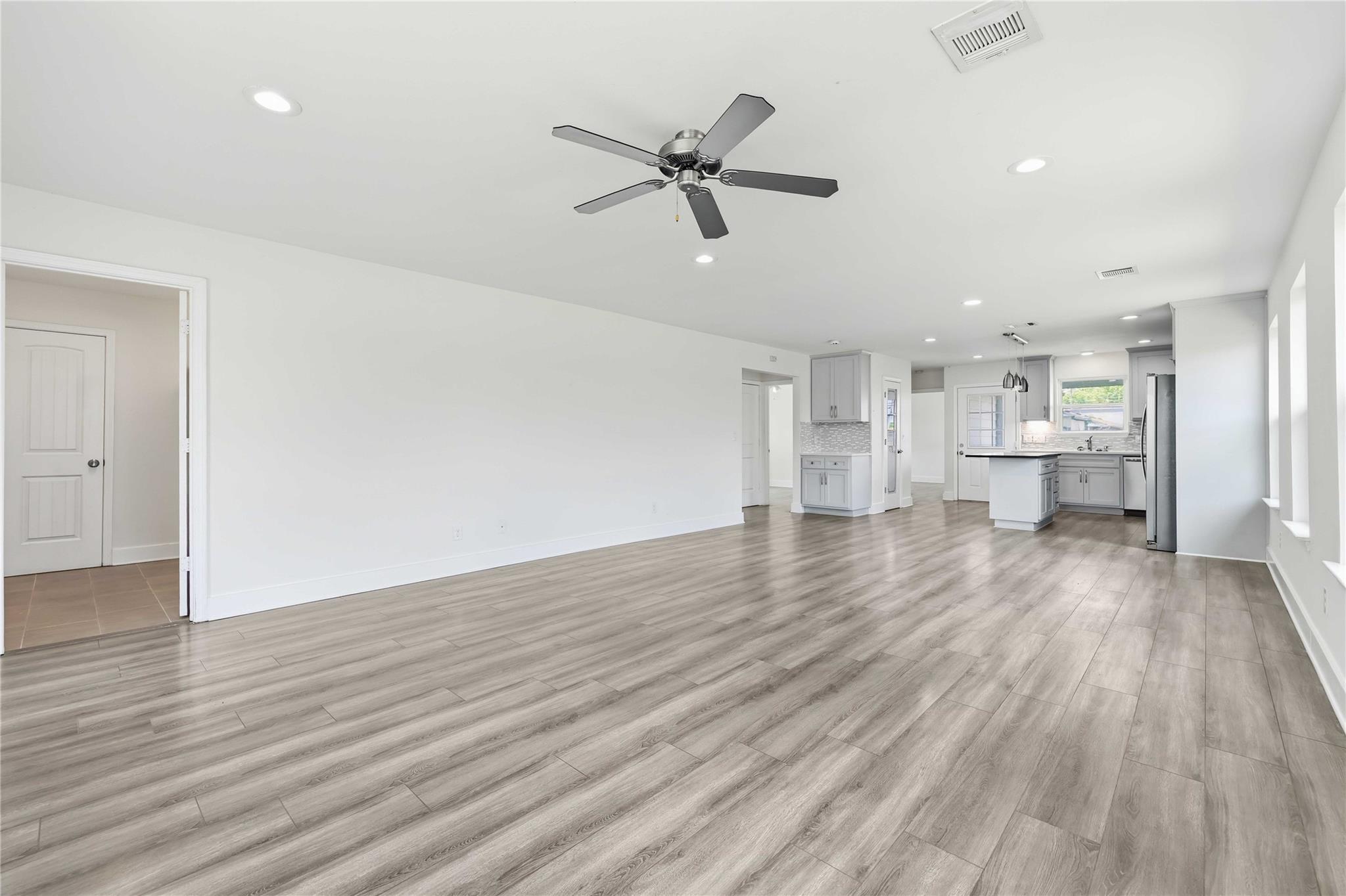 400 Booth St, Taylor, TX 76574