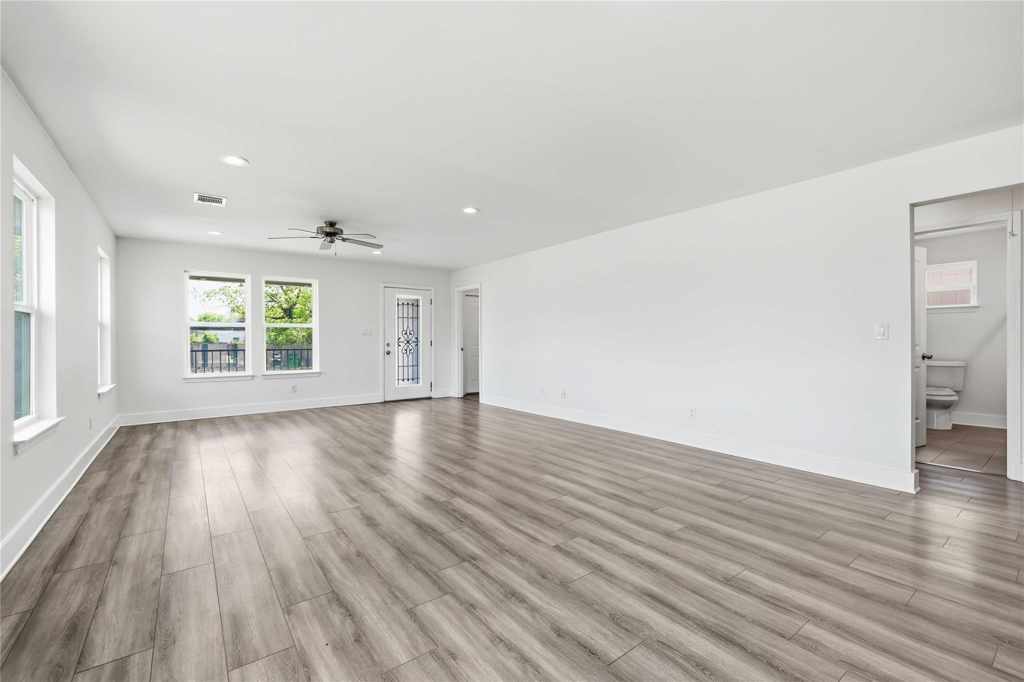 400 Booth St, Taylor, TX 76574