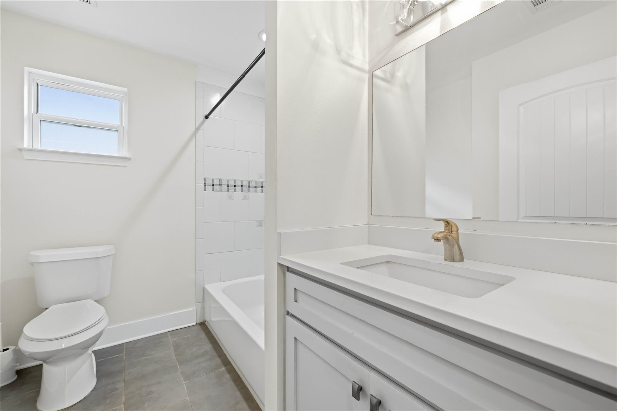 400 Booth St, Taylor, TX 76574