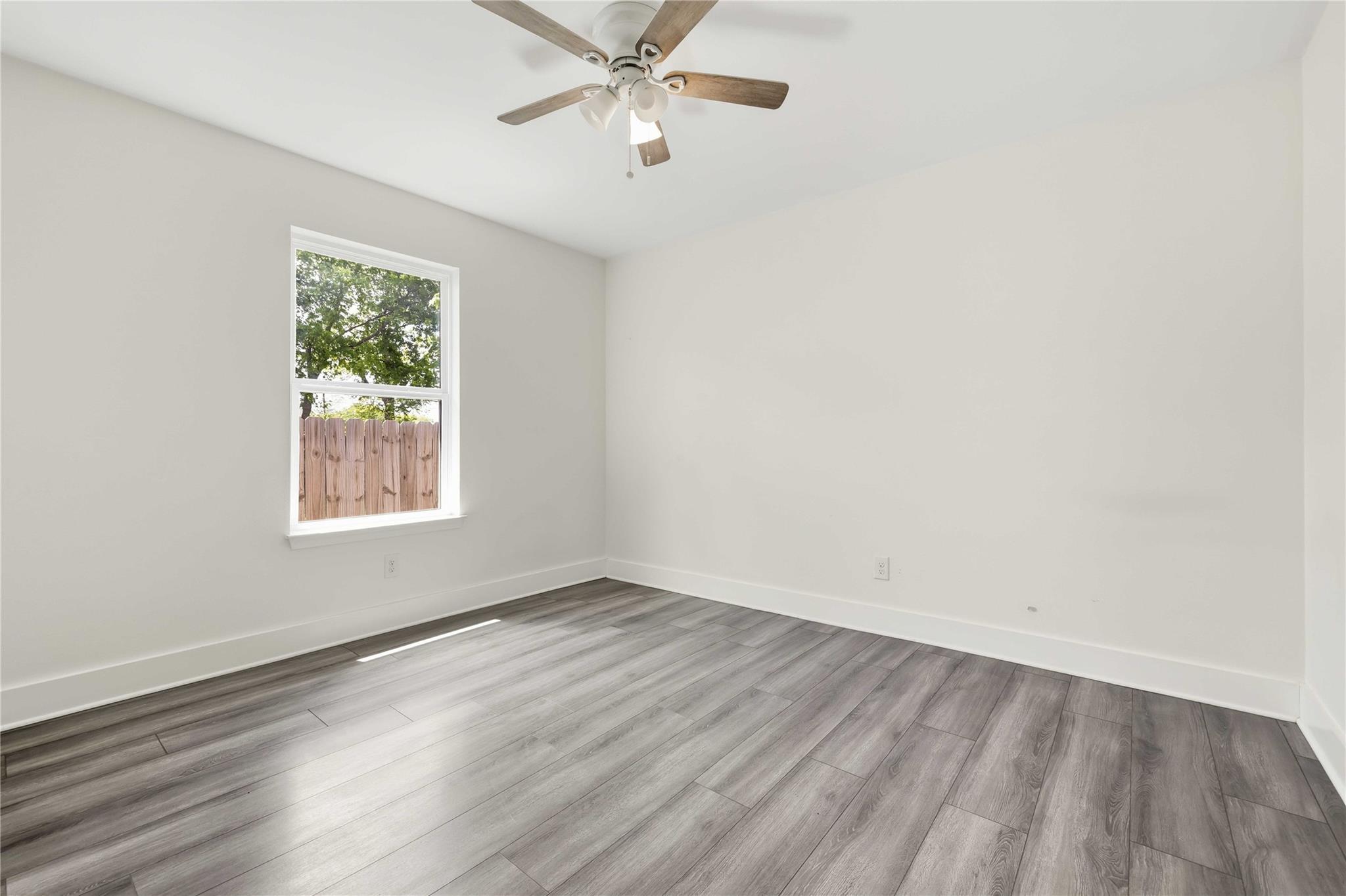 400 Booth St, Taylor, TX 76574