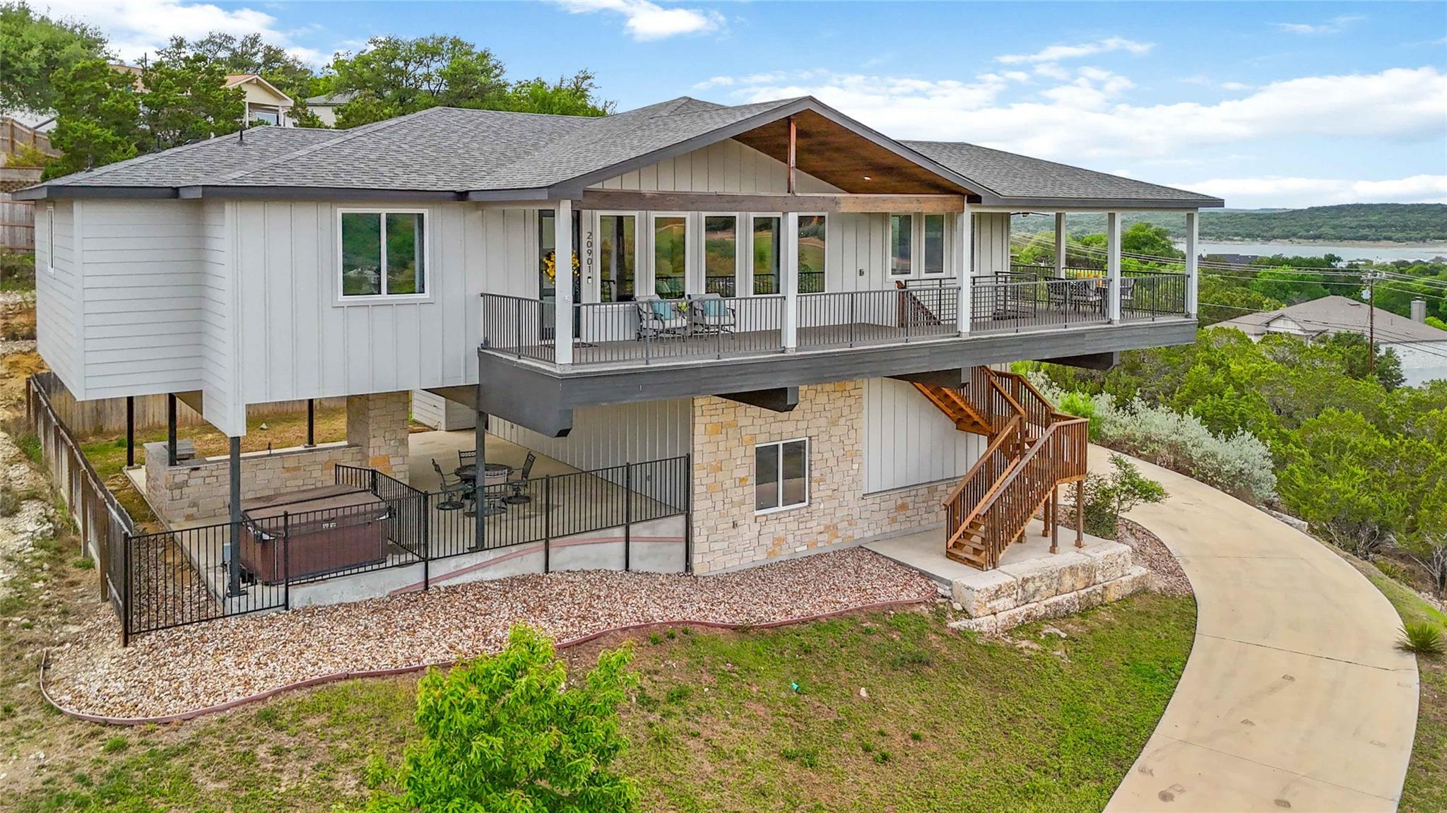 20901 Broken Arrow St, Lago Vista, TX 78645