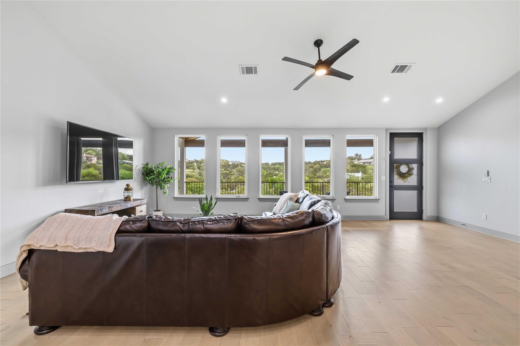 20901 Broken Arrow St, Lago Vista, TX 78645