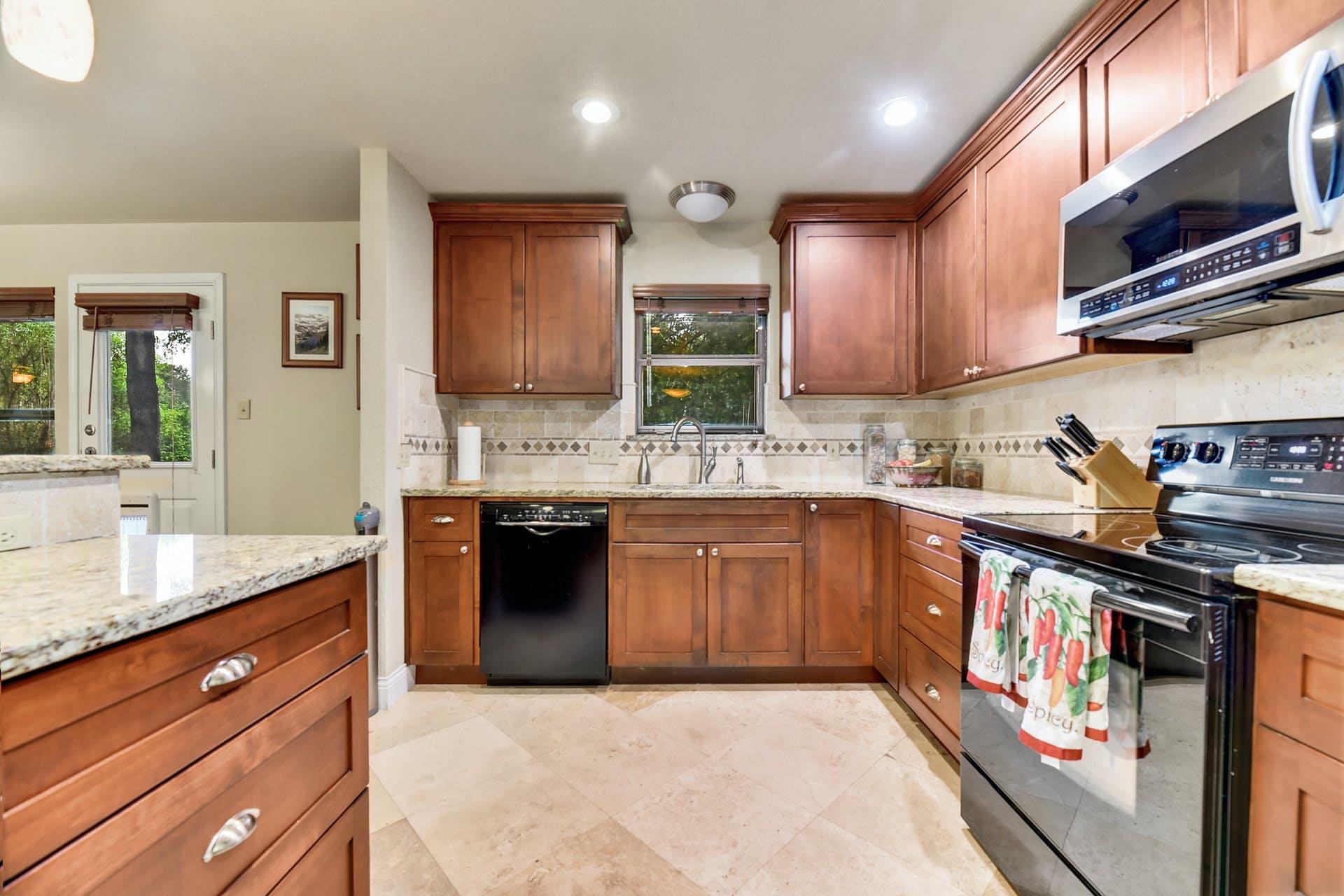 11313 Menodora Dr, Austin, TX 78748