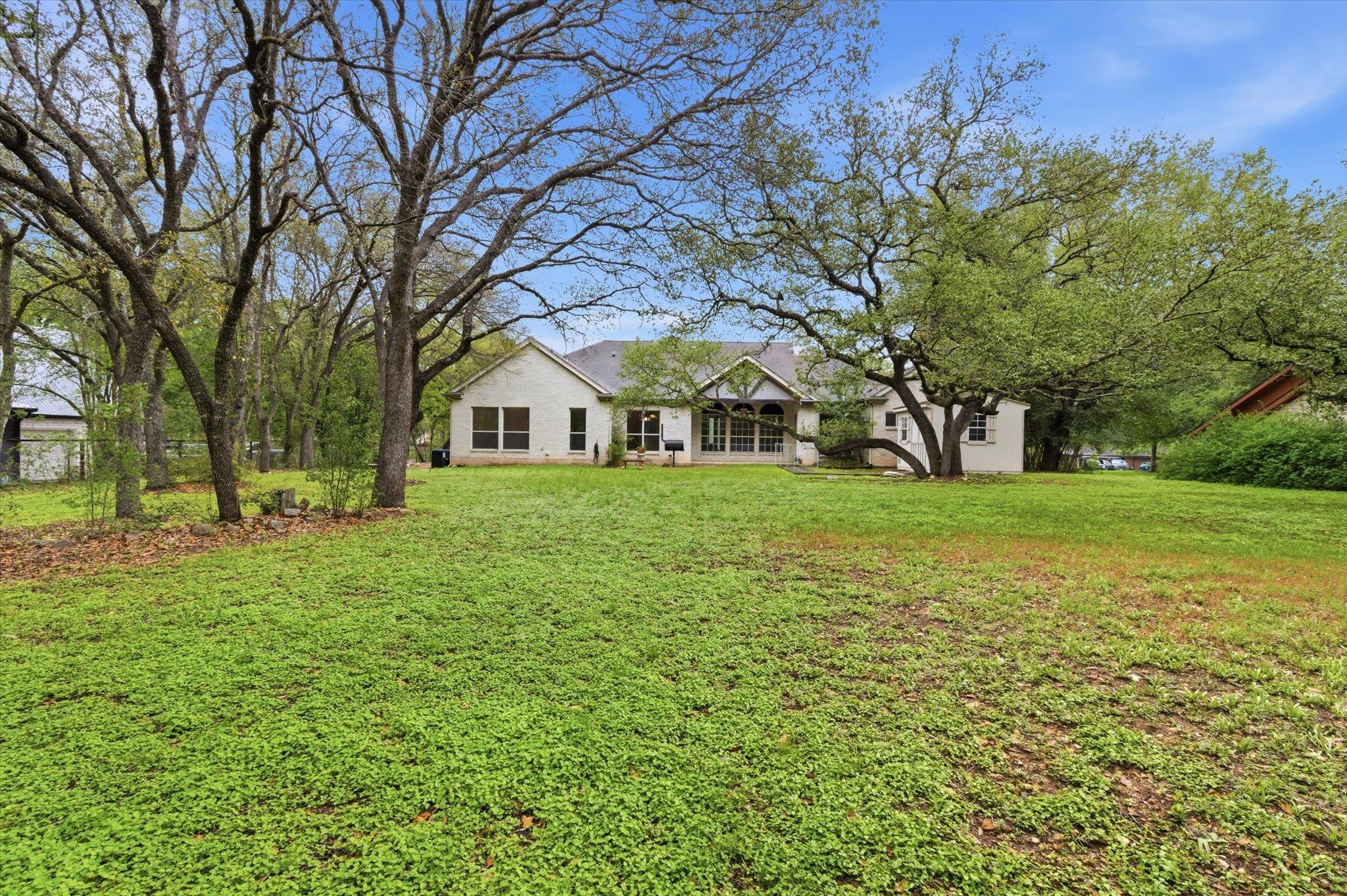 14 Lone Oak Trl, Sunset Valley, TX 78745