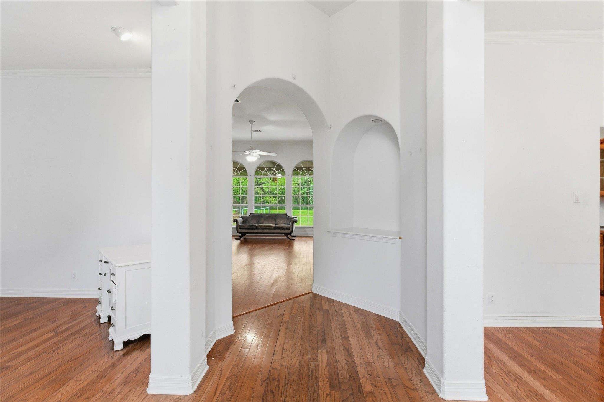 14 Lone Oak Trl, Sunset Valley, TX 78745