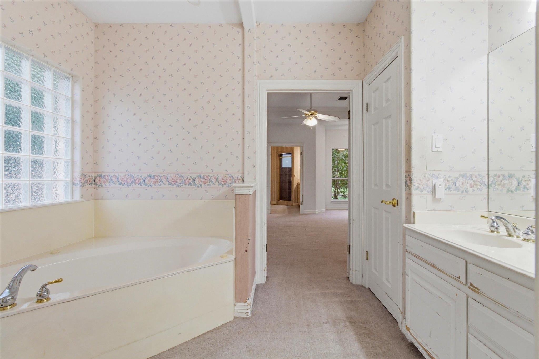 14 Lone Oak Trl, Sunset Valley, TX 78745