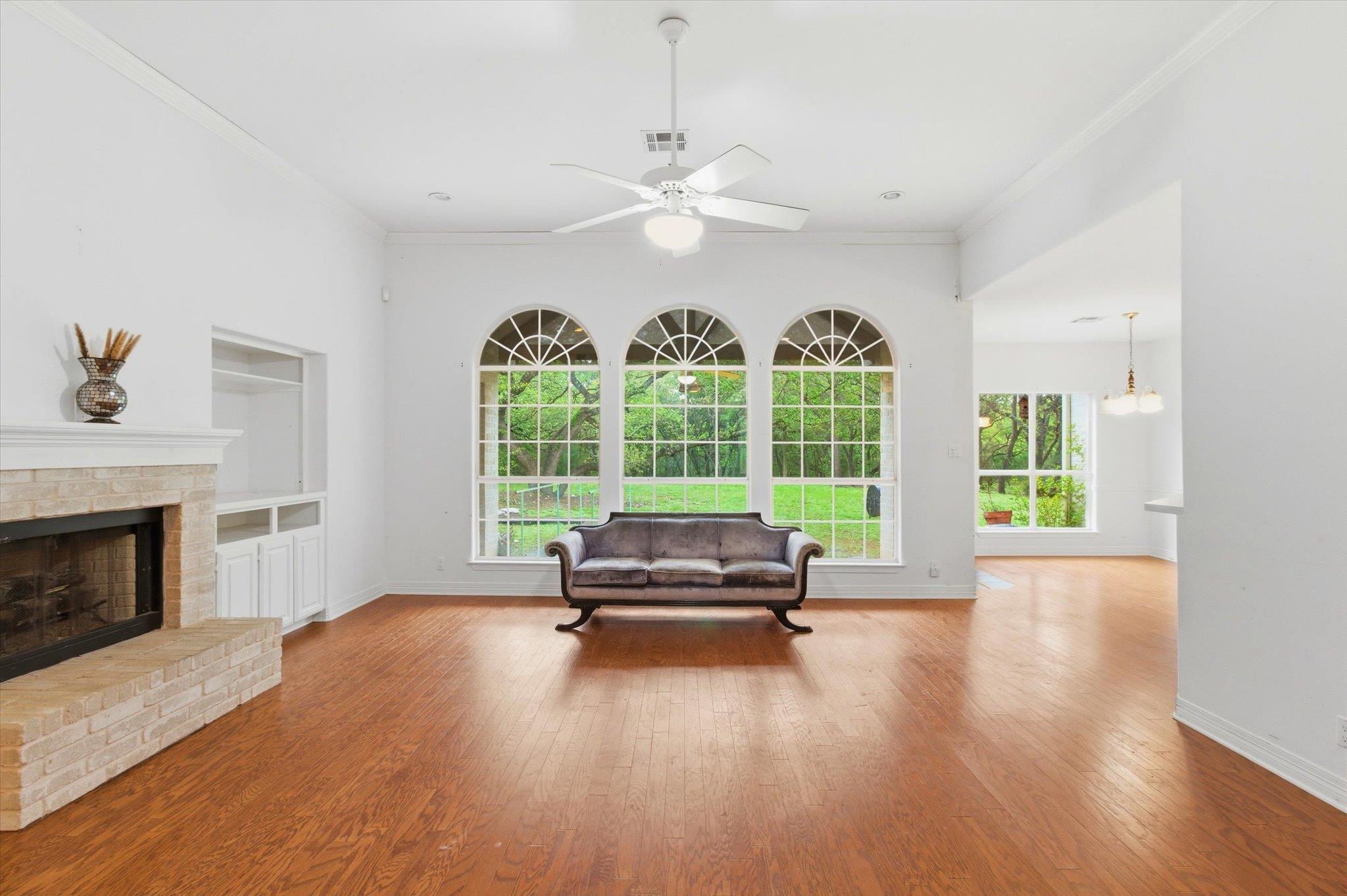 14 Lone Oak Trl, Sunset Valley, TX 78745