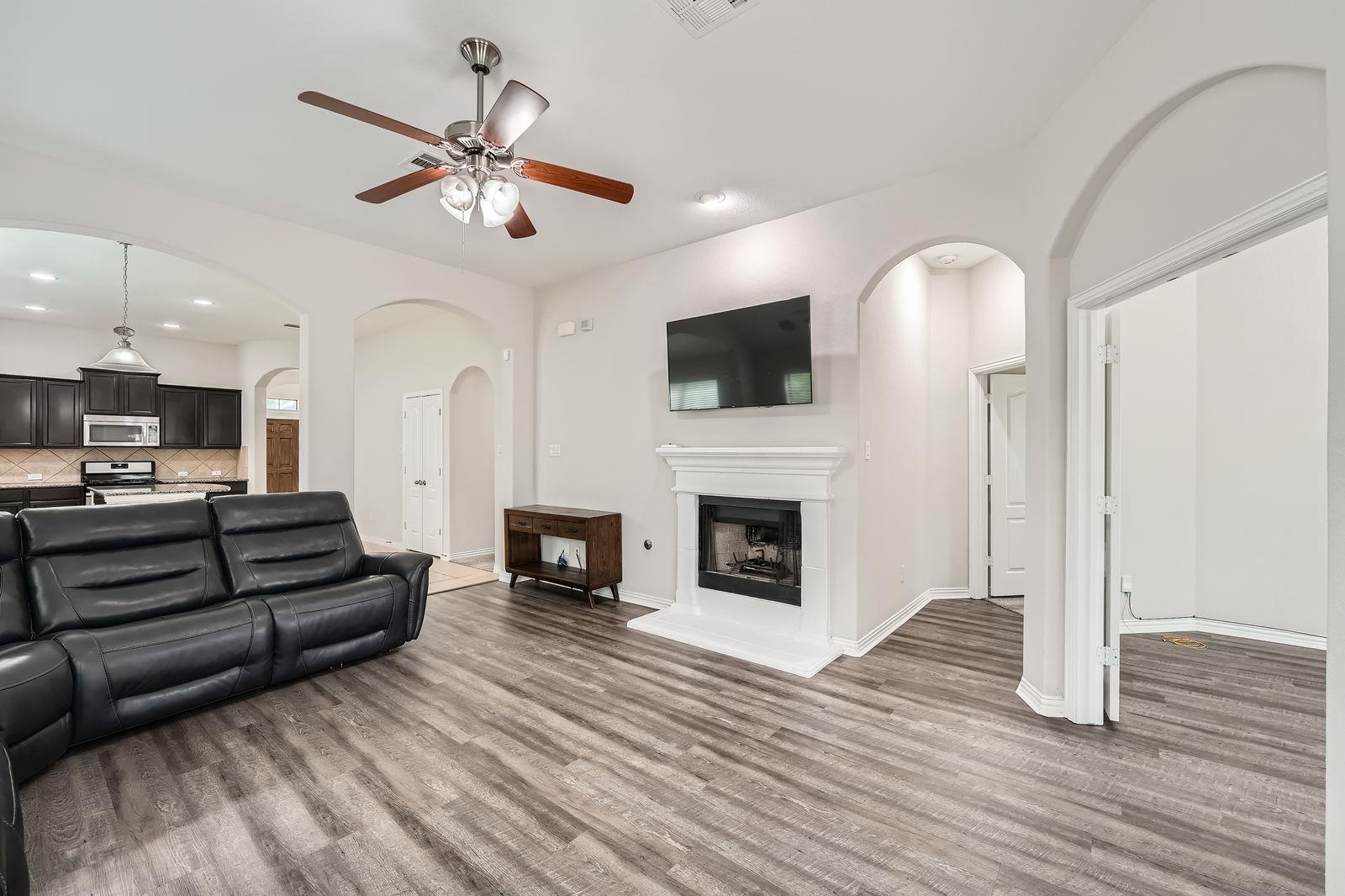 2416 Lynx Ct, Pflugerville, TX 78660