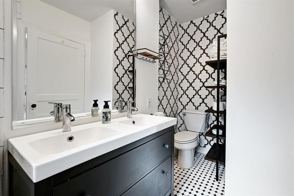 2943 Higgins St, Austin, TX 78722