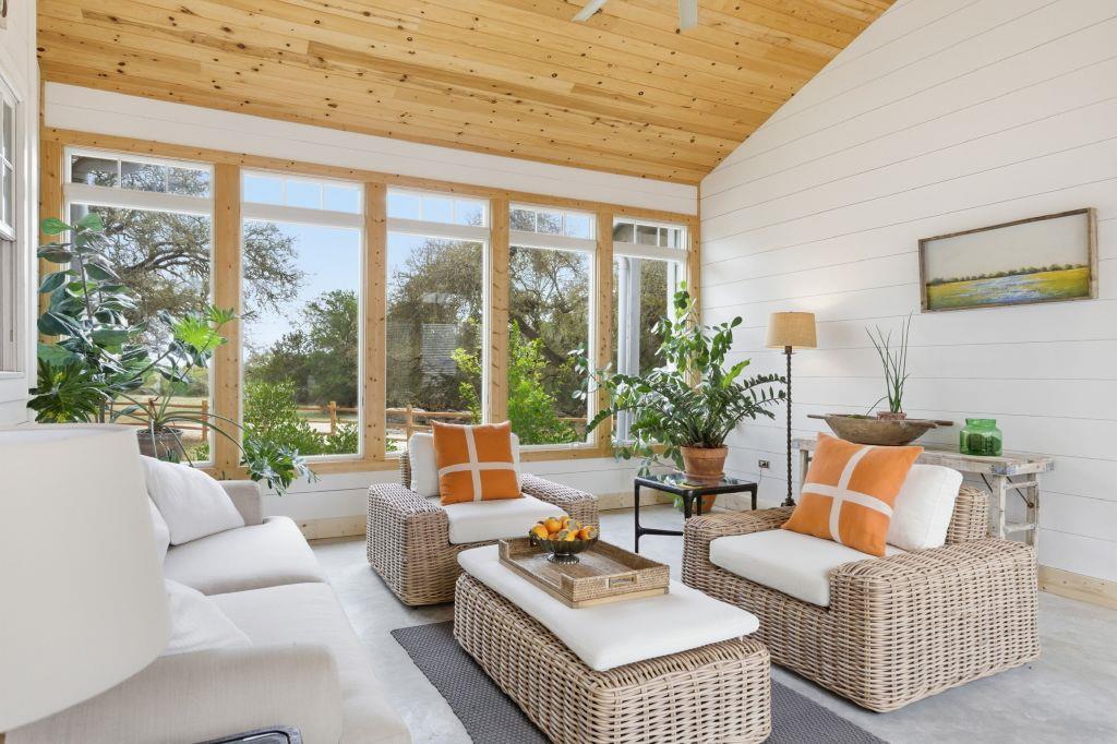 225 Cosmos Ln, Driftwood, TX 78619