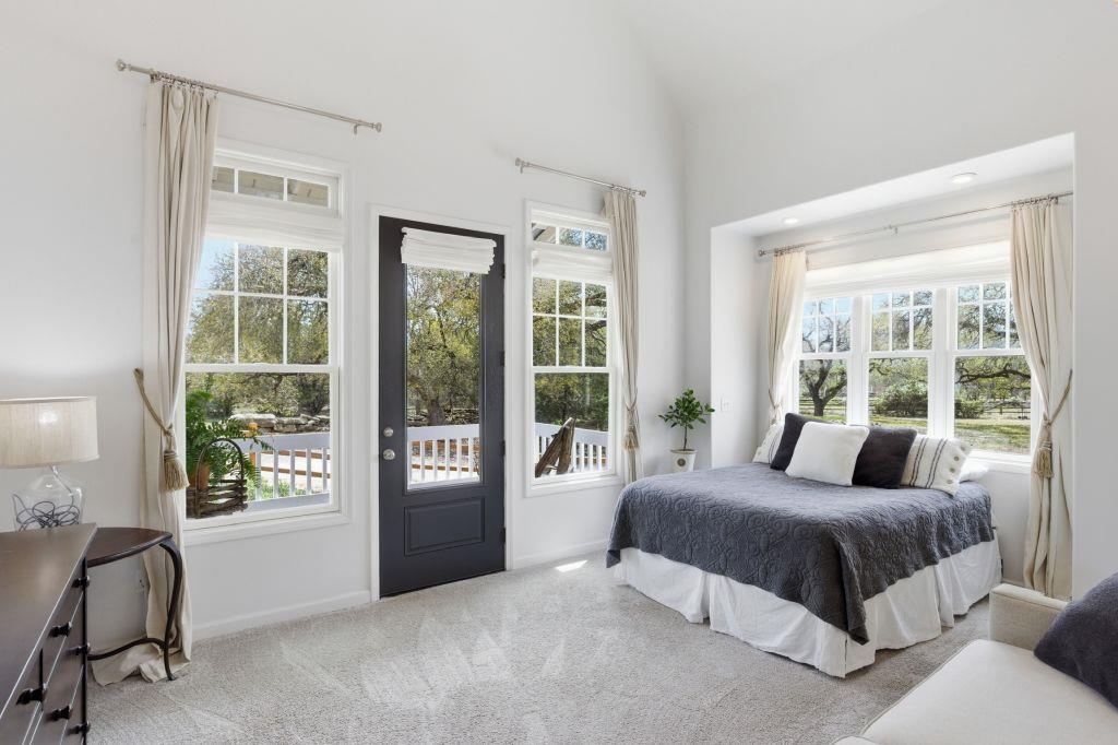 225 Cosmos Ln, Driftwood, TX 78619