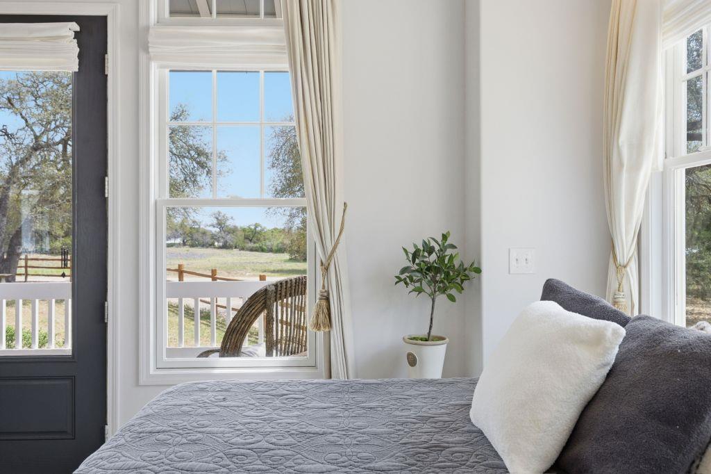 225 Cosmos Ln, Driftwood, TX 78619