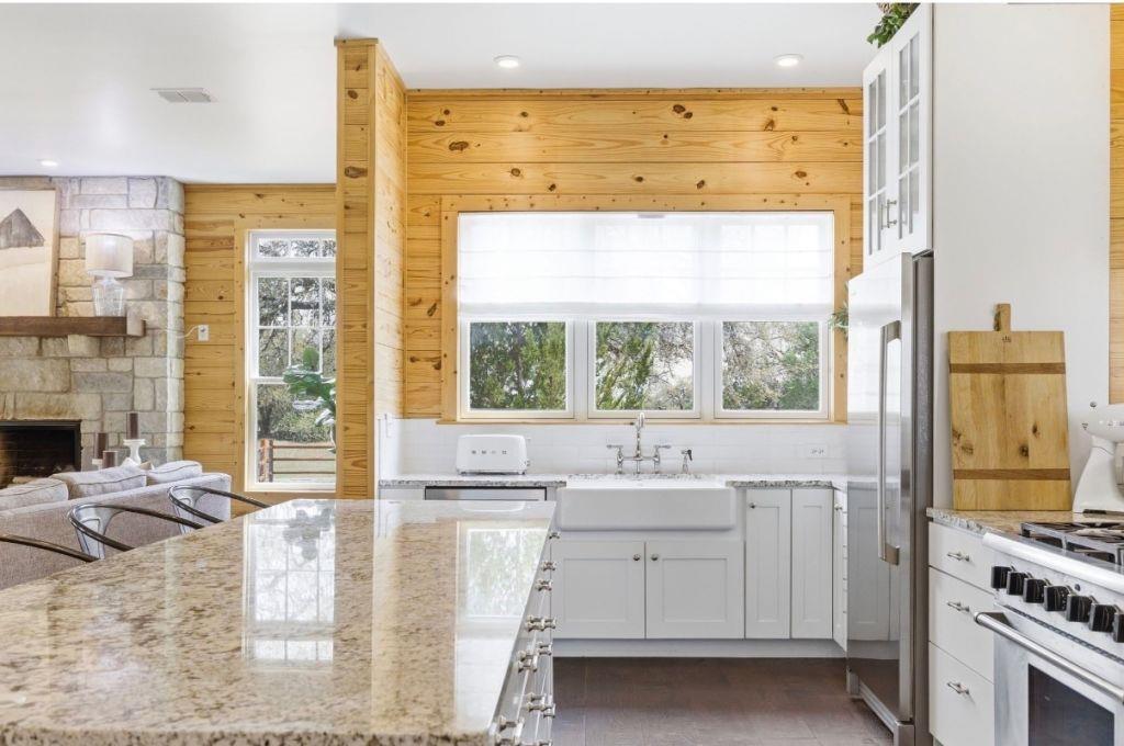 225 Cosmos Ln, Driftwood, TX 78619