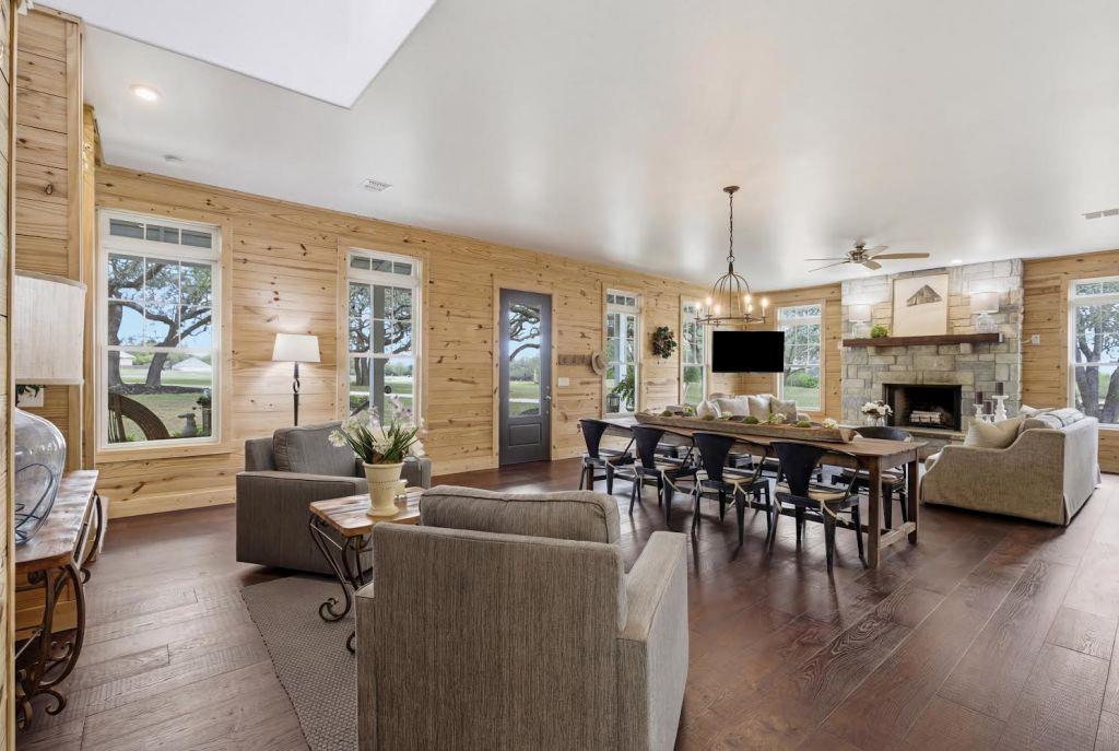 225 Cosmos Ln, Driftwood, TX 78619