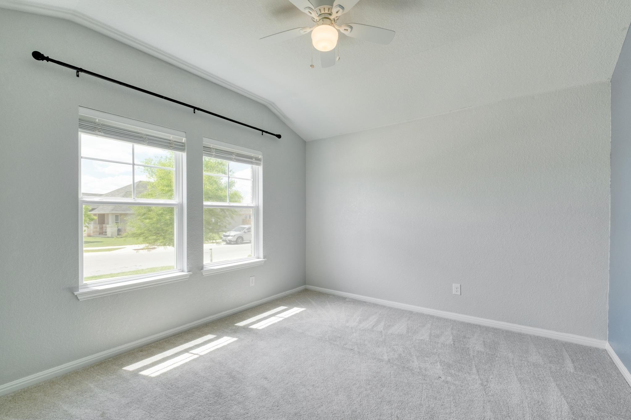 200 Waterway Ave, Hutto, TX 78634