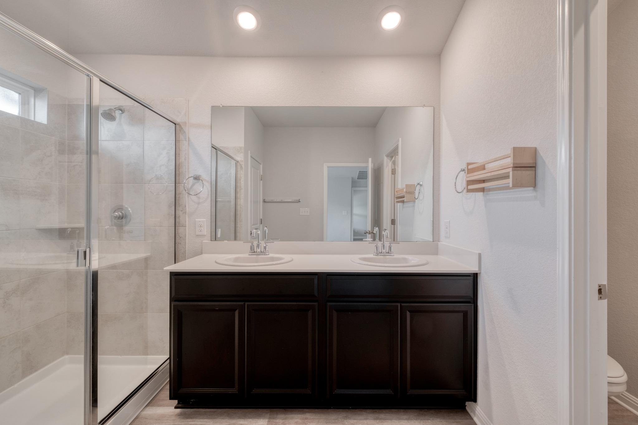 200 Waterway Ave, Hutto, TX 78634