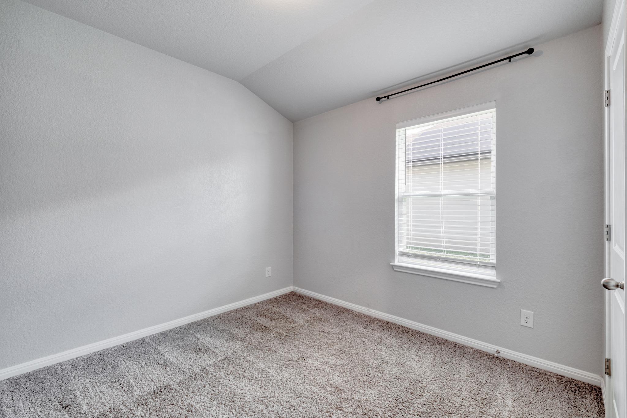 200 Waterway Ave, Hutto, TX 78634