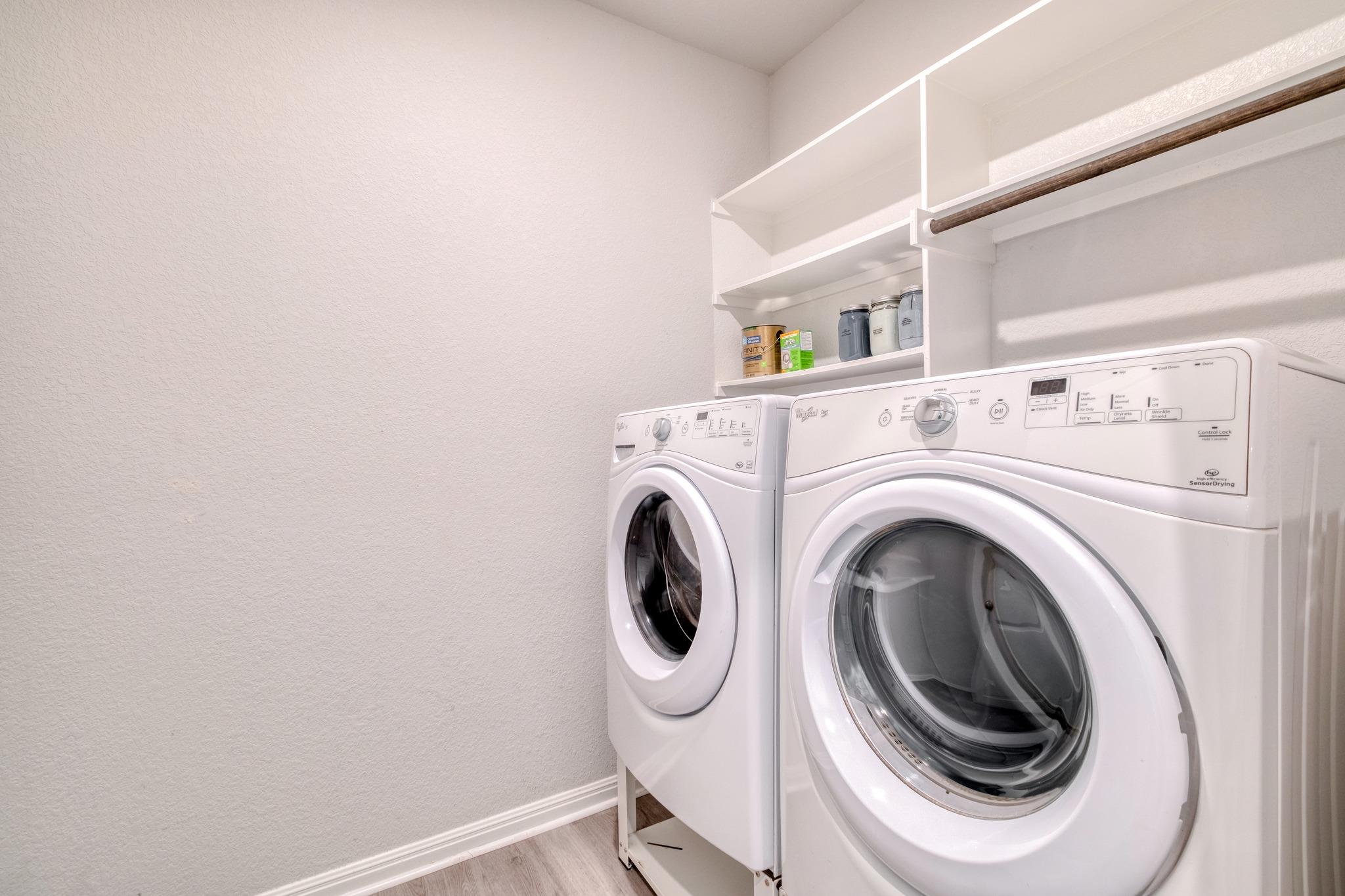 200 Waterway Ave, Hutto, TX 78634