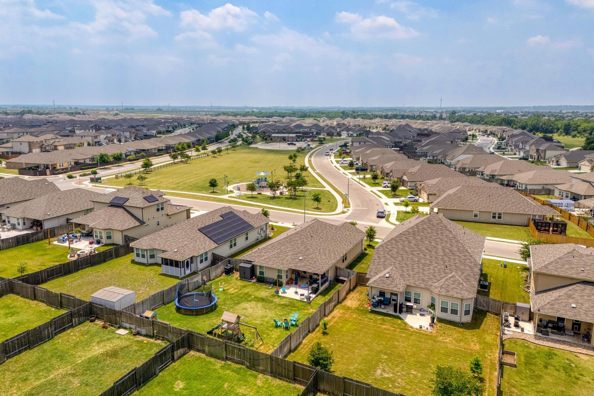 200 Waterway Ave, Hutto, TX 78634