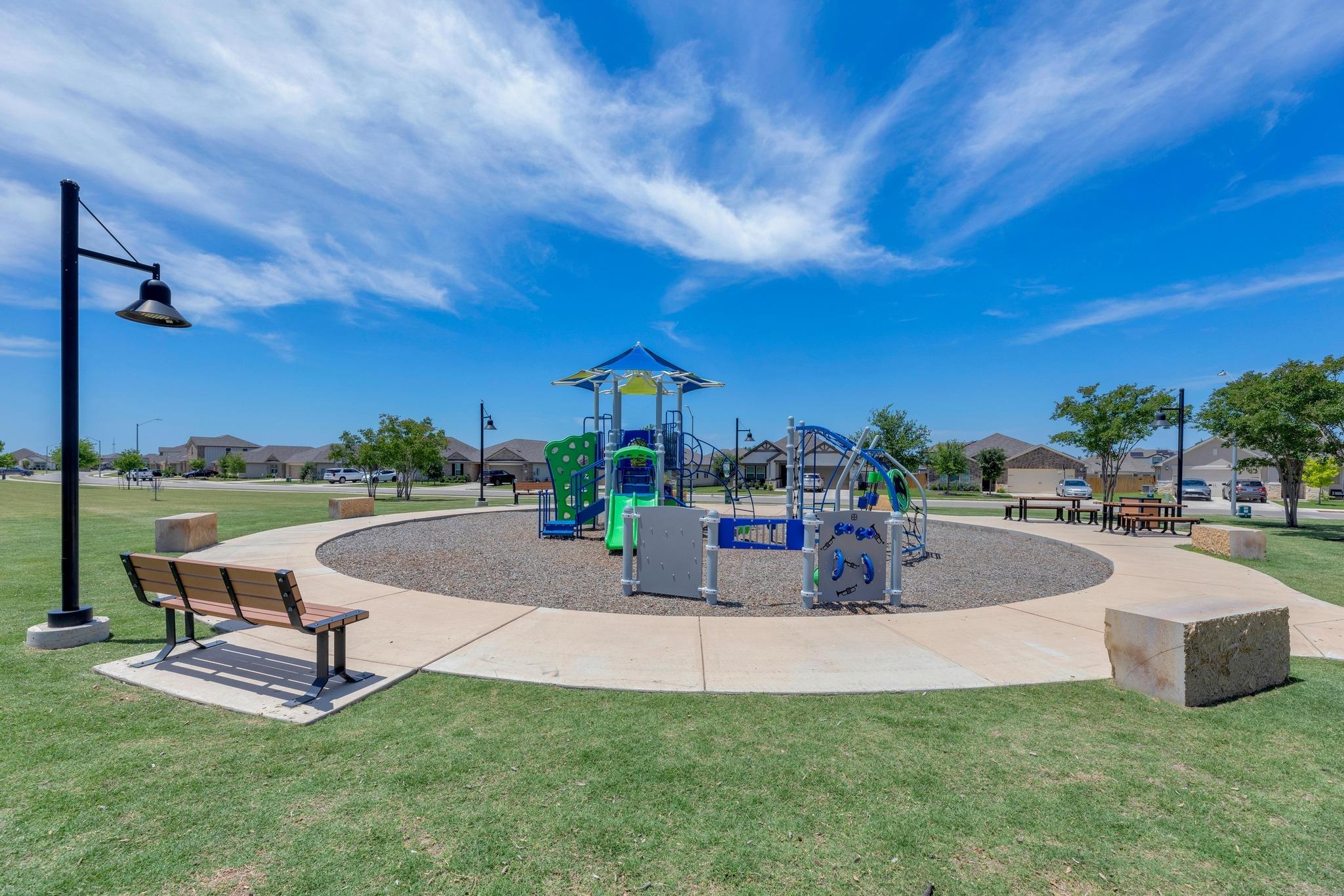 200 Waterway Ave, Hutto, TX 78634