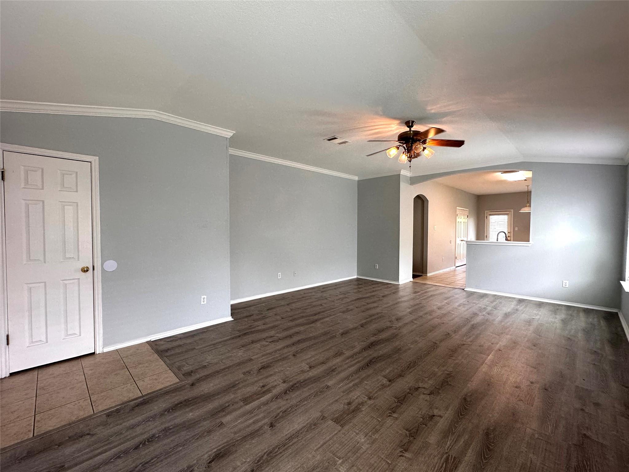 202 Lucky Clover Ln, Hutto, TX 78634