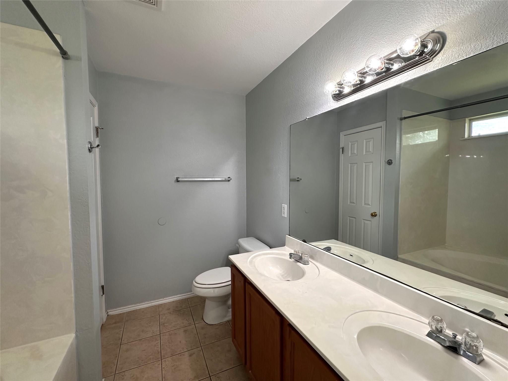 202 Lucky Clover Ln, Hutto, TX 78634