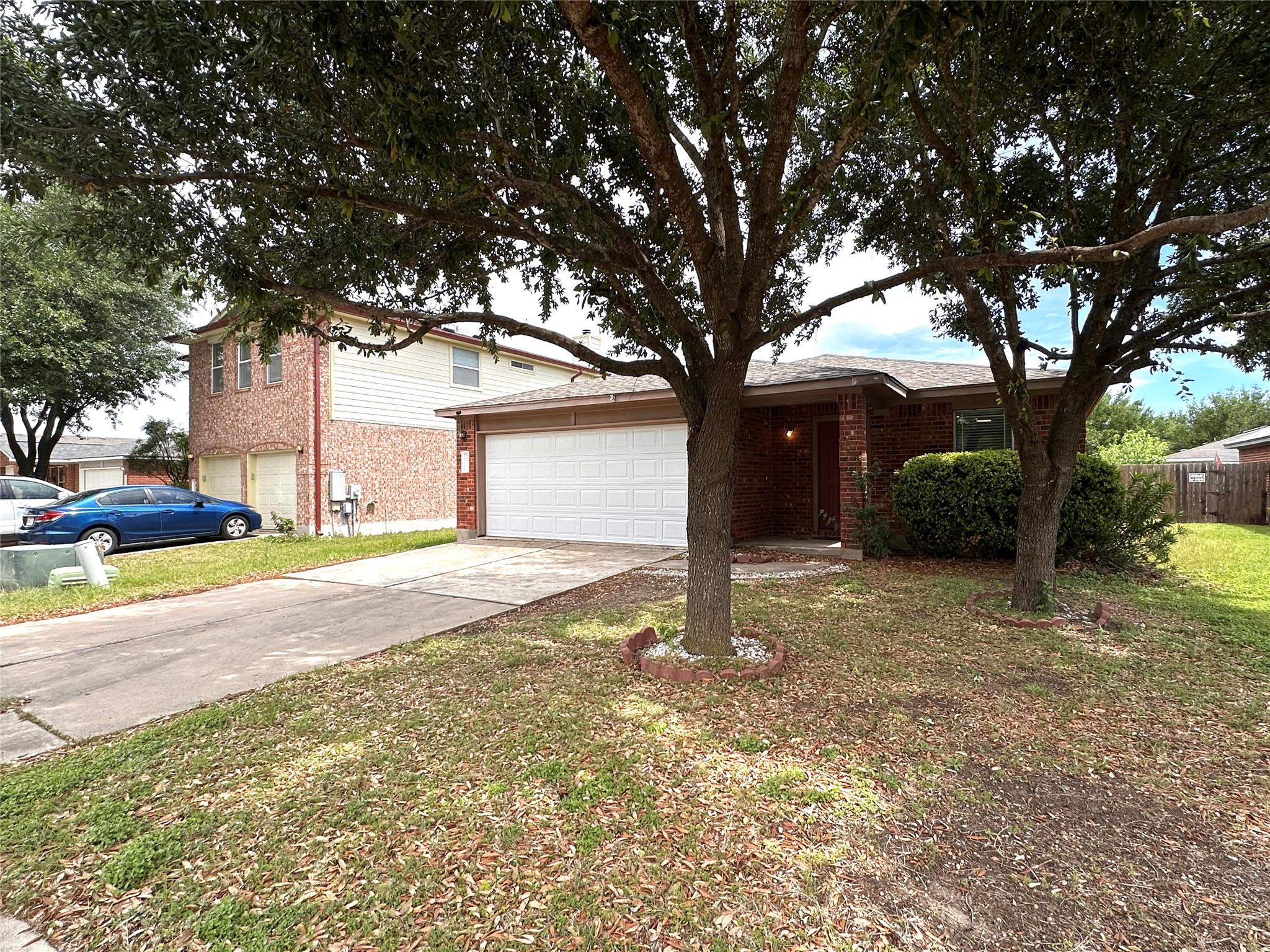 202 Lucky Clover Ln, Hutto, TX 78634
