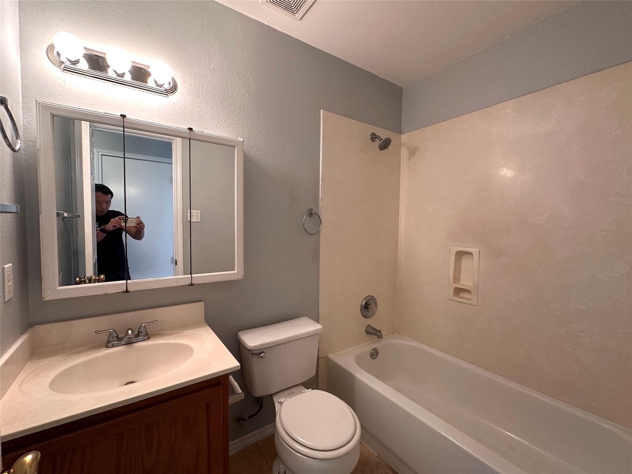 202 Lucky Clover Ln, Hutto, TX 78634