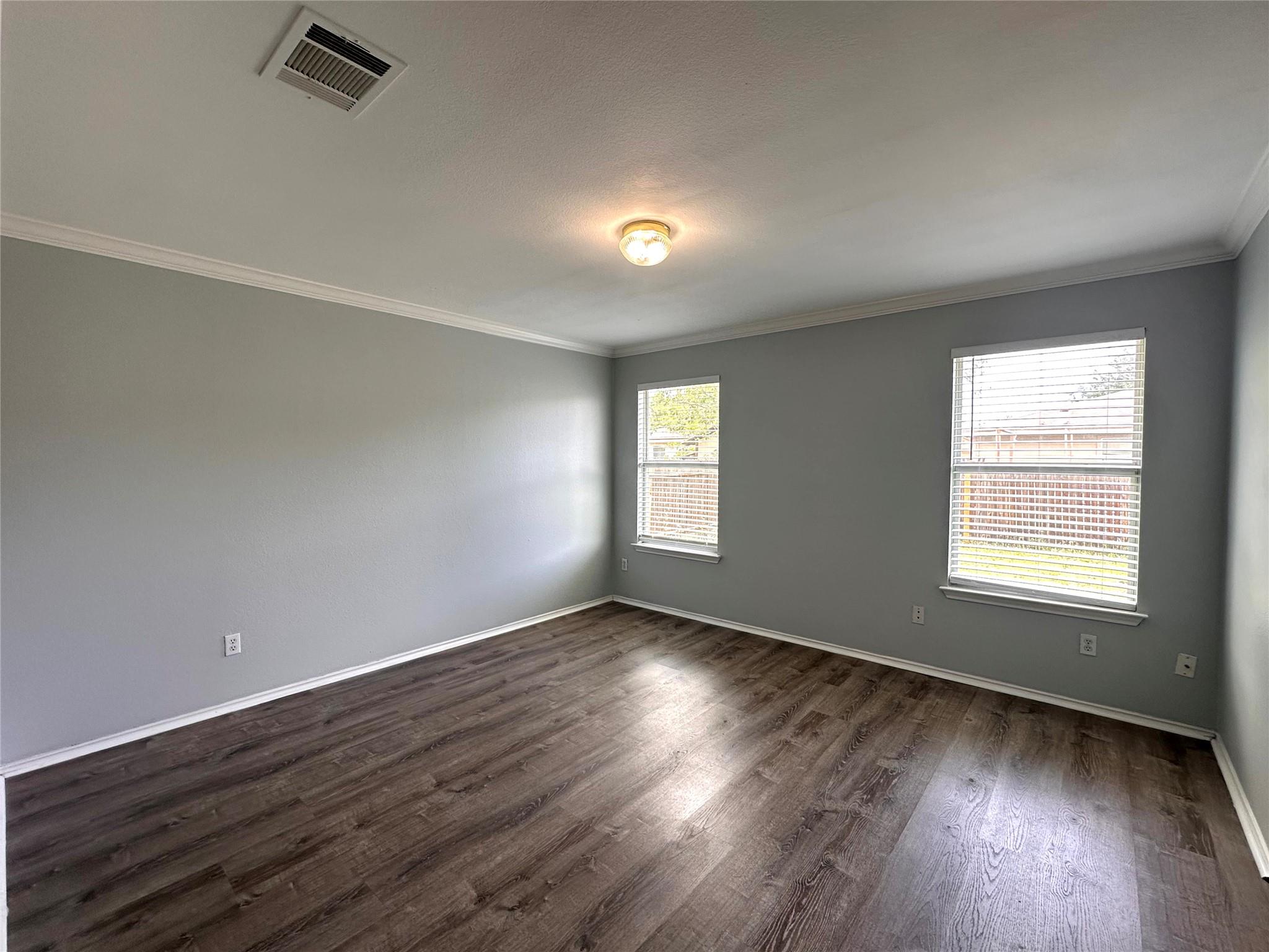 202 Lucky Clover Ln, Hutto, TX 78634