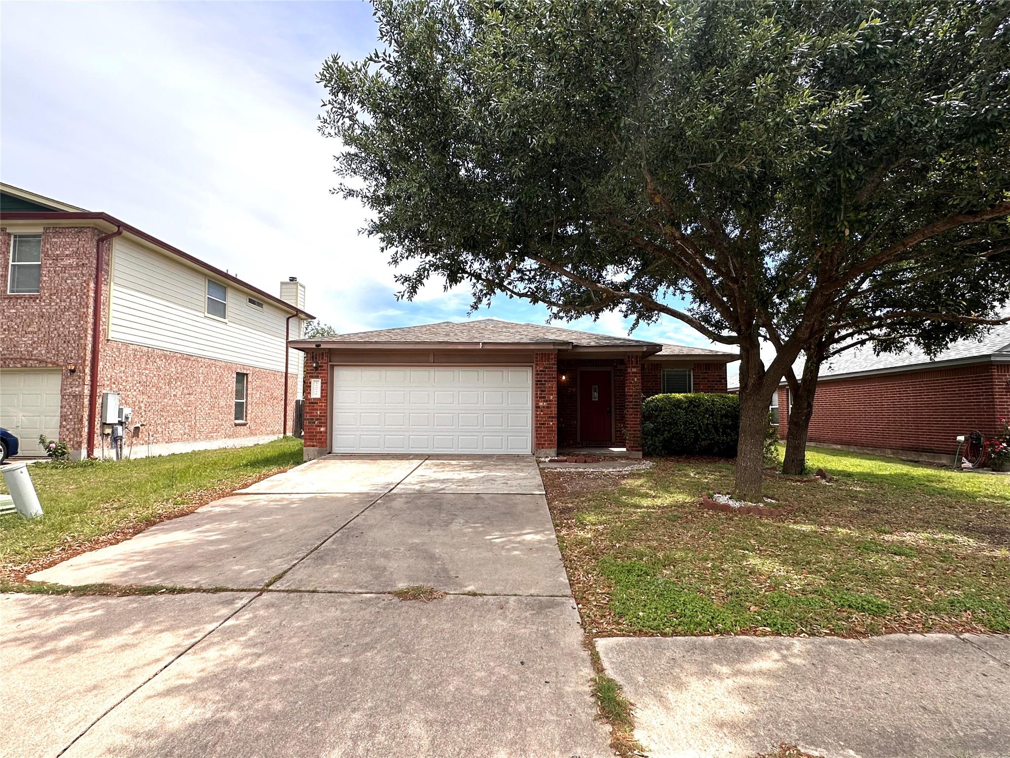 202 Lucky Clover Ln, Hutto, TX 78634