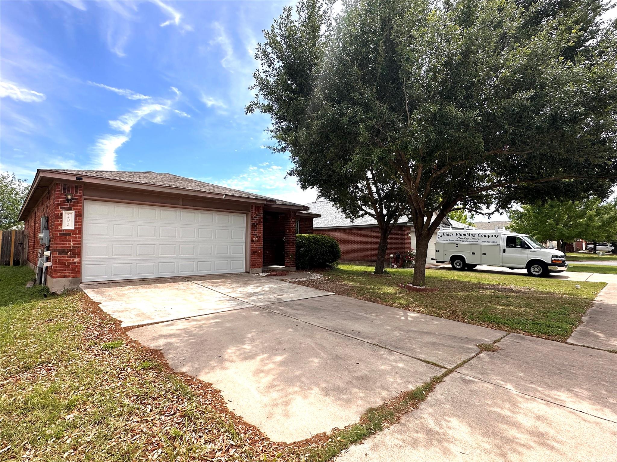 202 Lucky Clover Ln, Hutto, TX 78634