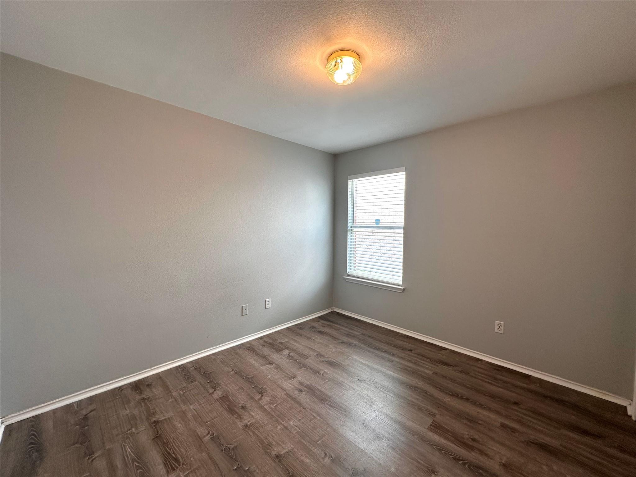 202 Lucky Clover Ln, Hutto, TX 78634