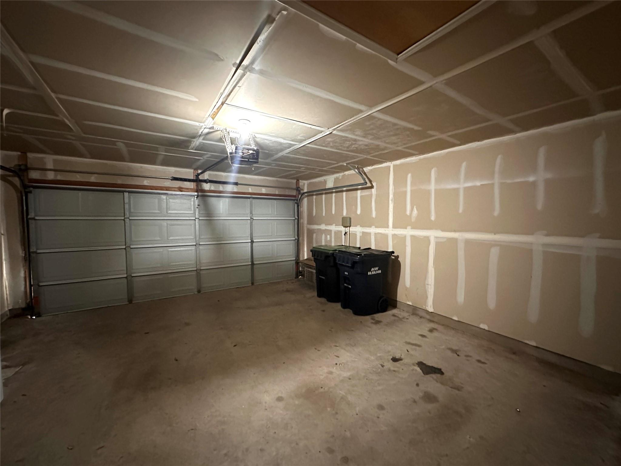 202 Lucky Clover Ln, Hutto, TX 78634