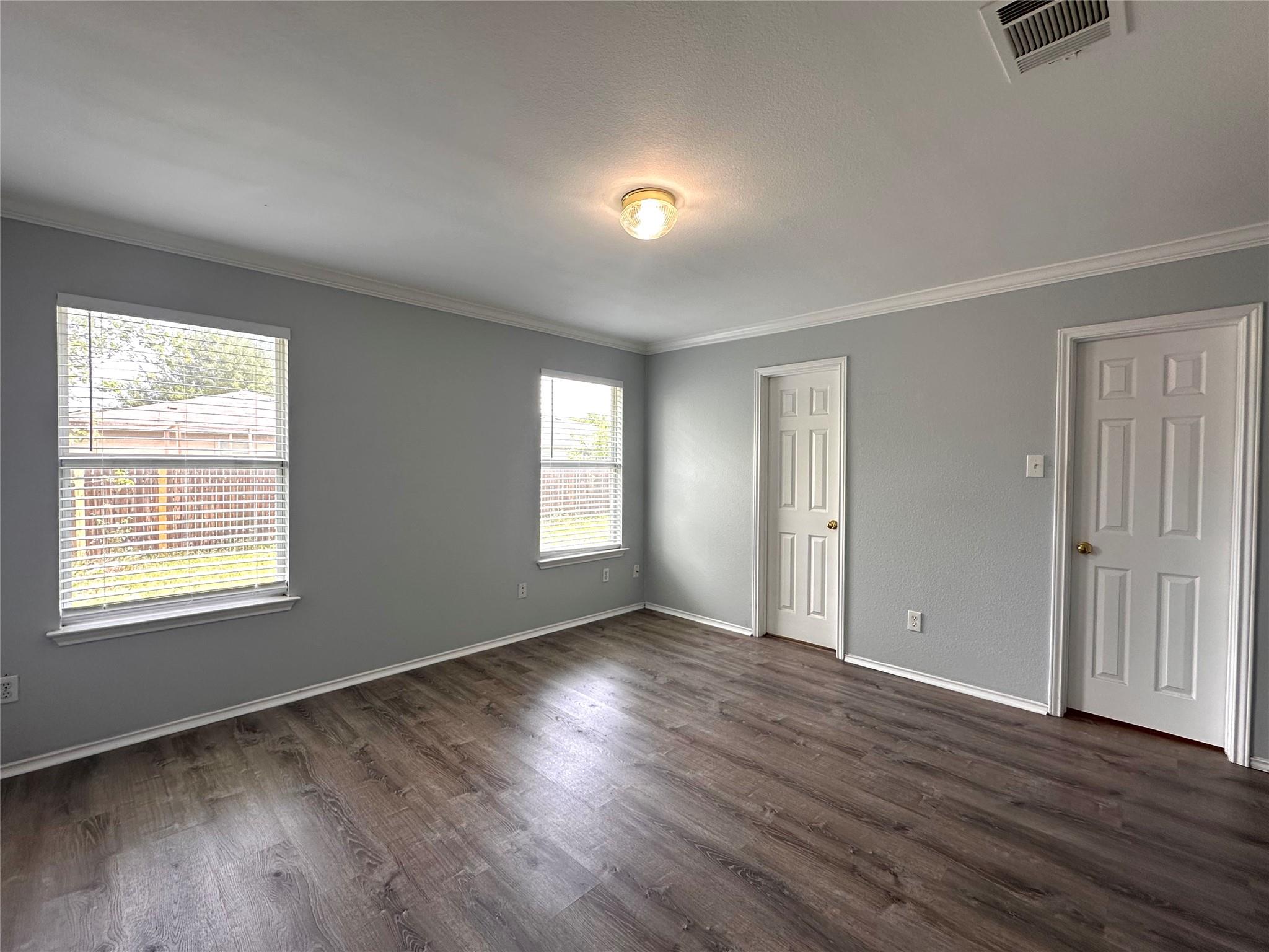 202 Lucky Clover Ln, Hutto, TX 78634